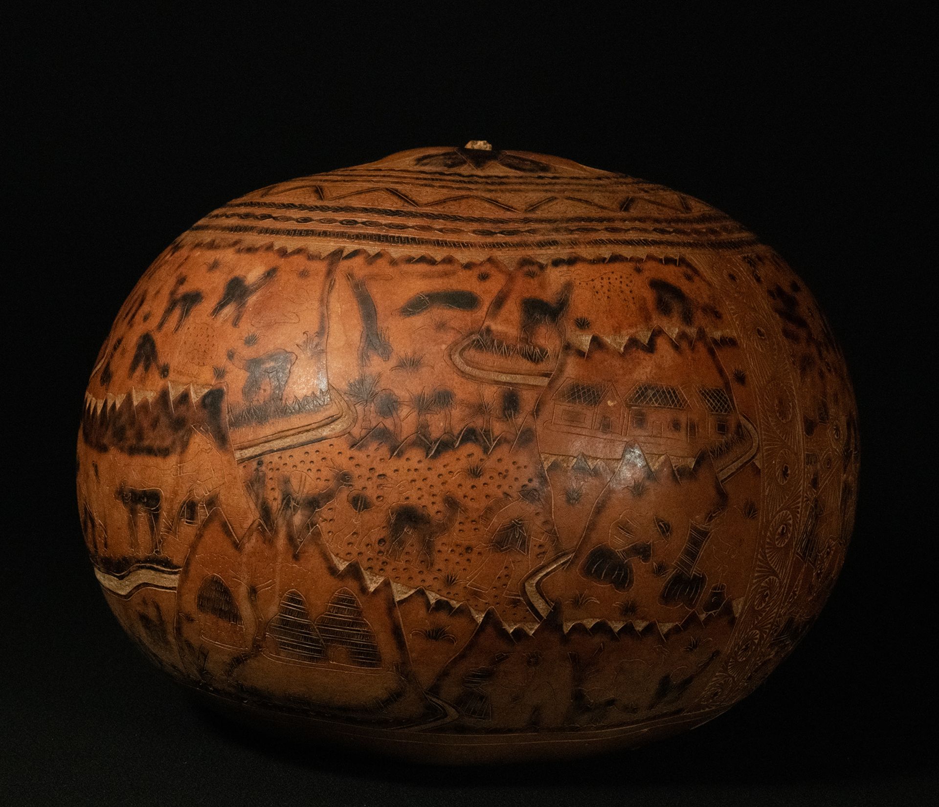 Peruvian carved gourd, 19th century - Image 2 of 4