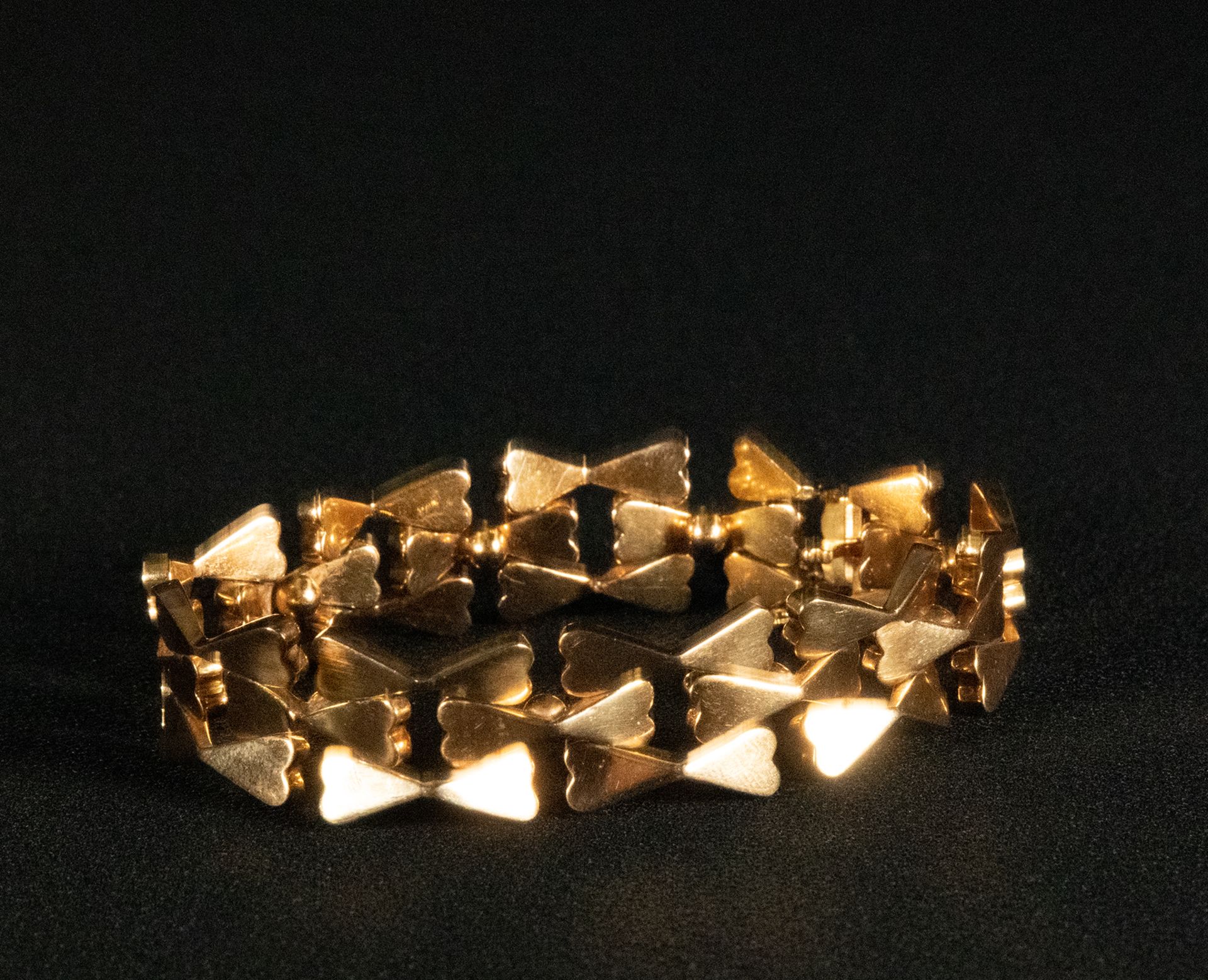 Heart-shaped art deco bracelet, 1940s, 18-carat gold - Image 3 of 5