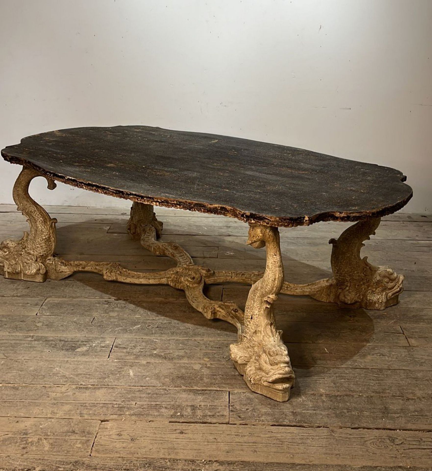 Large Italian Table from the 50s with dolphin legs, Venetian work of the 20th century - Image 4 of 5