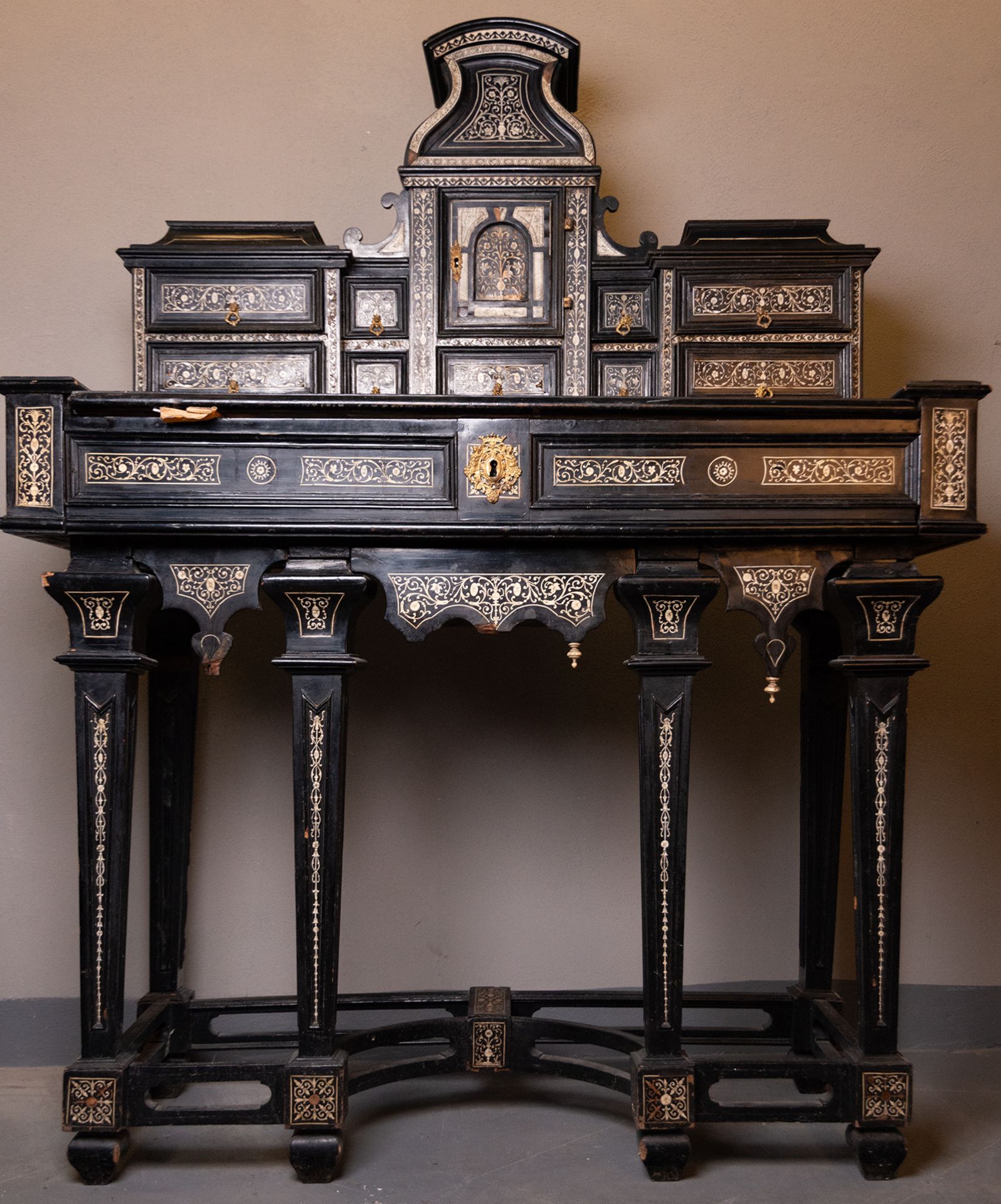 Exquisite Florentine Desk in ebony and bone inlay, signed Joseph Bertin(?)/Negt. de furniture ébene, - Image 2 of 9