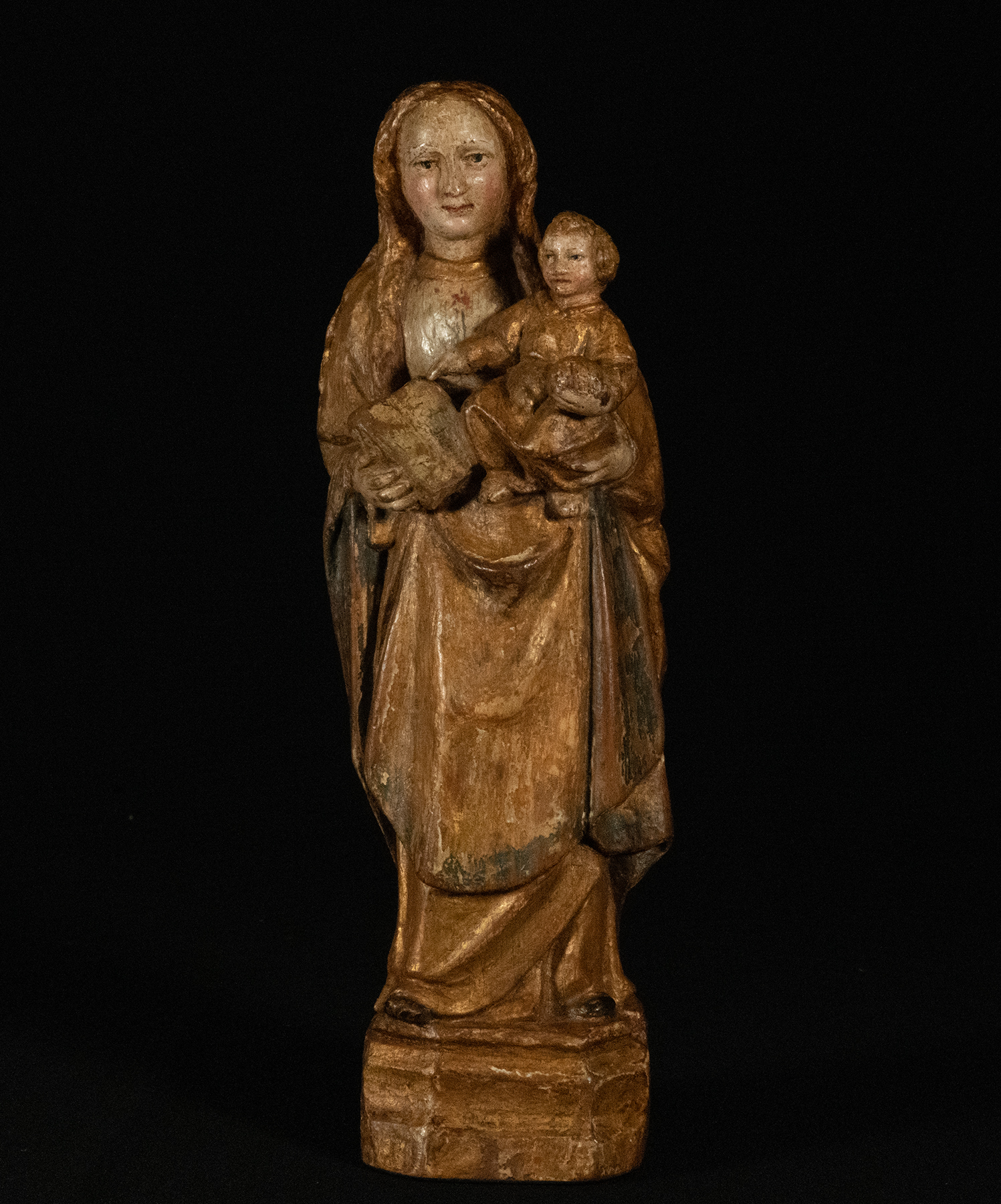 Precious Madonna with Child in Mechelen carving, second half of the 15th century