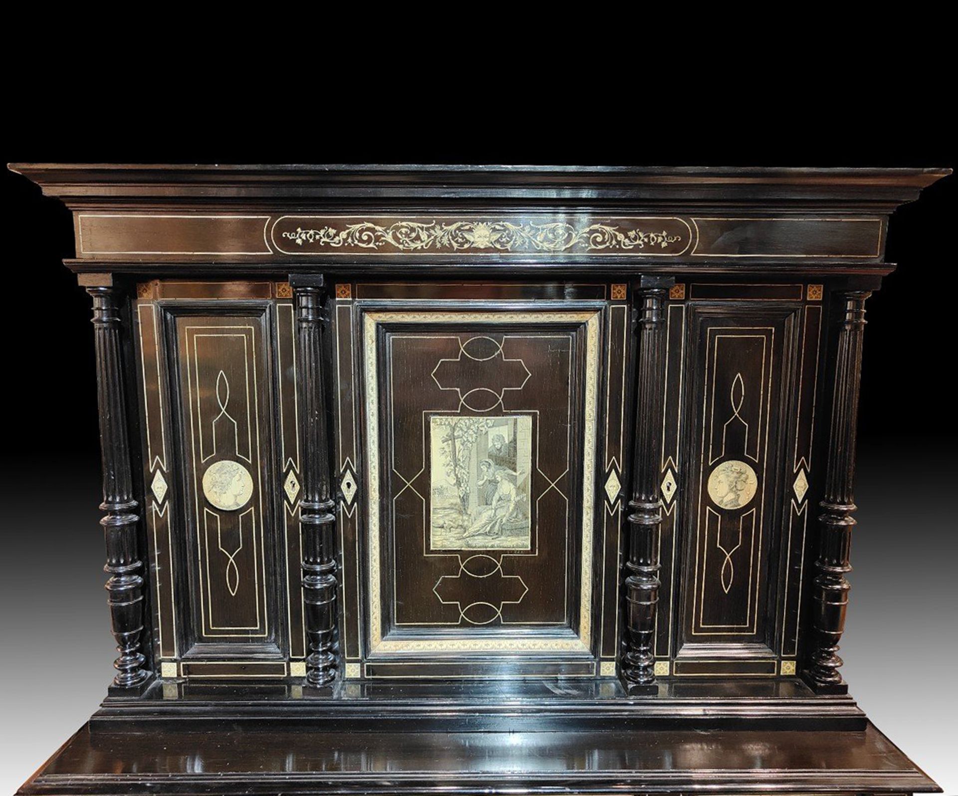 Important 19th century Florentine cabinet with bone marquetry, work from Northern Italy, Milan or Fl - Image 4 of 10