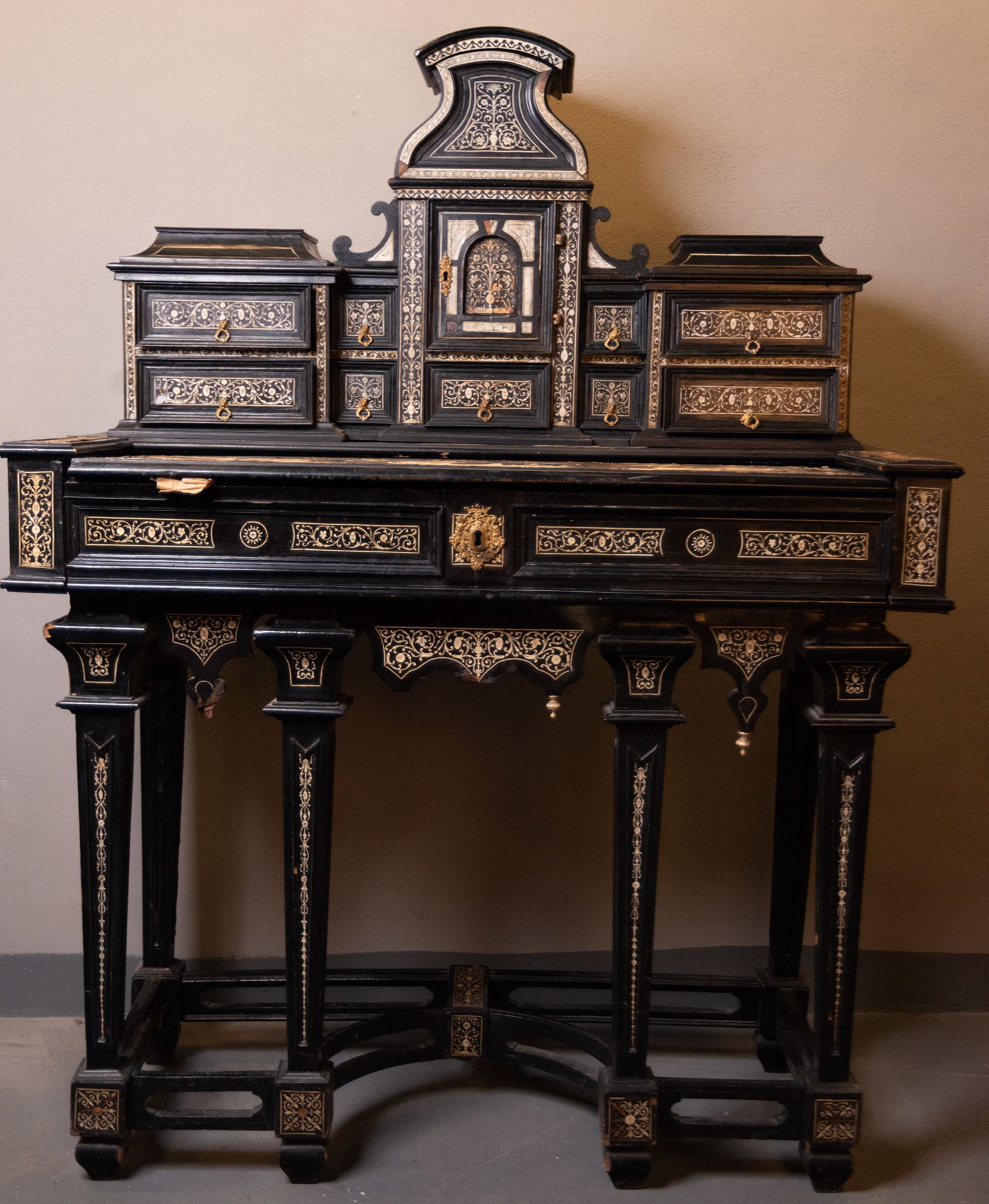 Exquisite Florentine Desk in ebony and bone inlay, signed Joseph Bertin(?)/Negt. de furniture ébene,