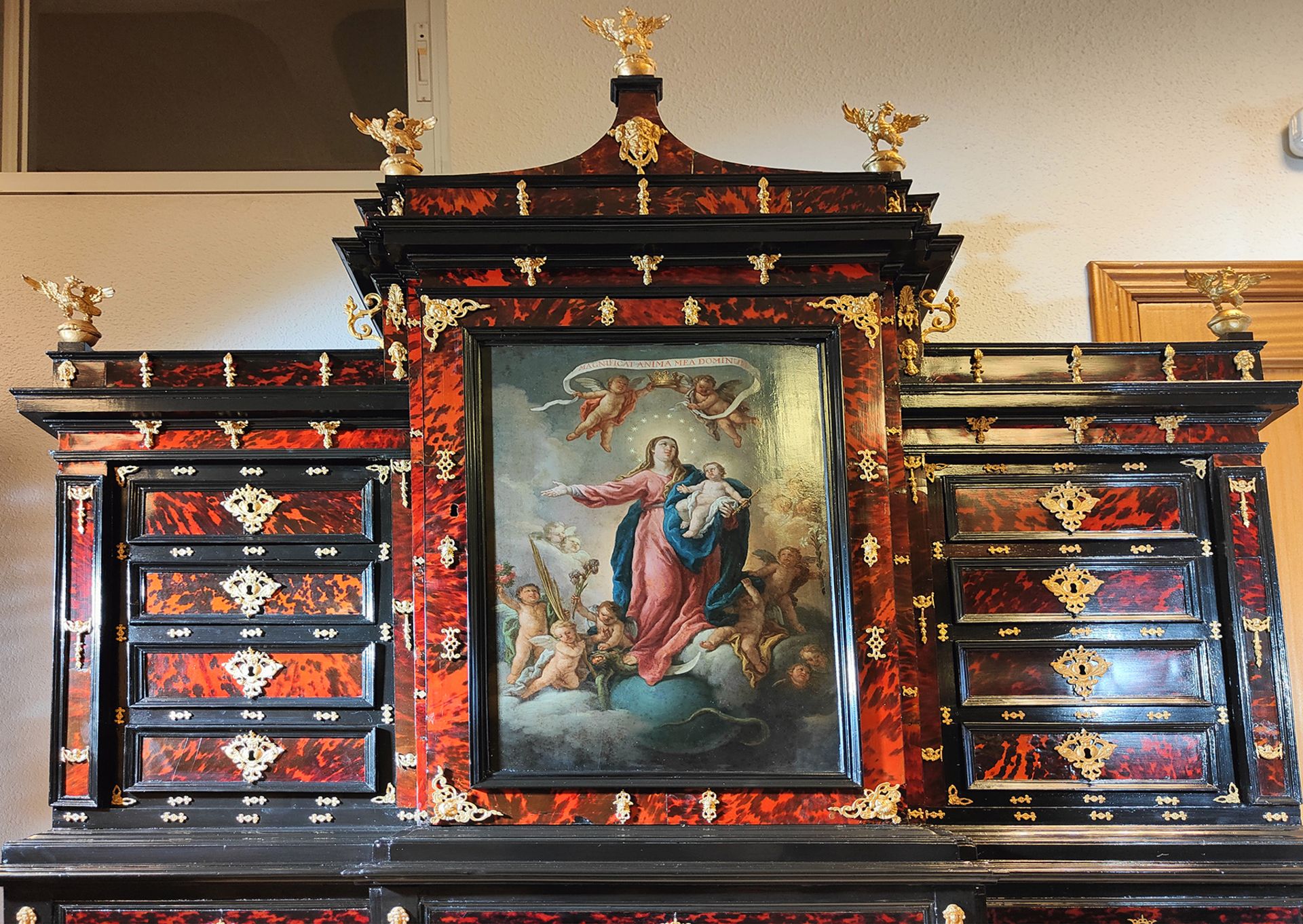 Very Important Large Italian Cabinet in ebony, gilt bronze applications, tortoiseshell, oil-painted  - Image 10 of 12