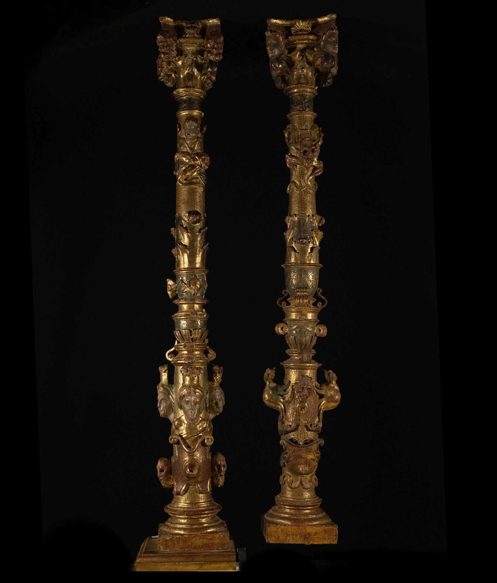 Pair of important Plateresque columns in carved and gilded wood, circle or workshop by Alonso Berrug