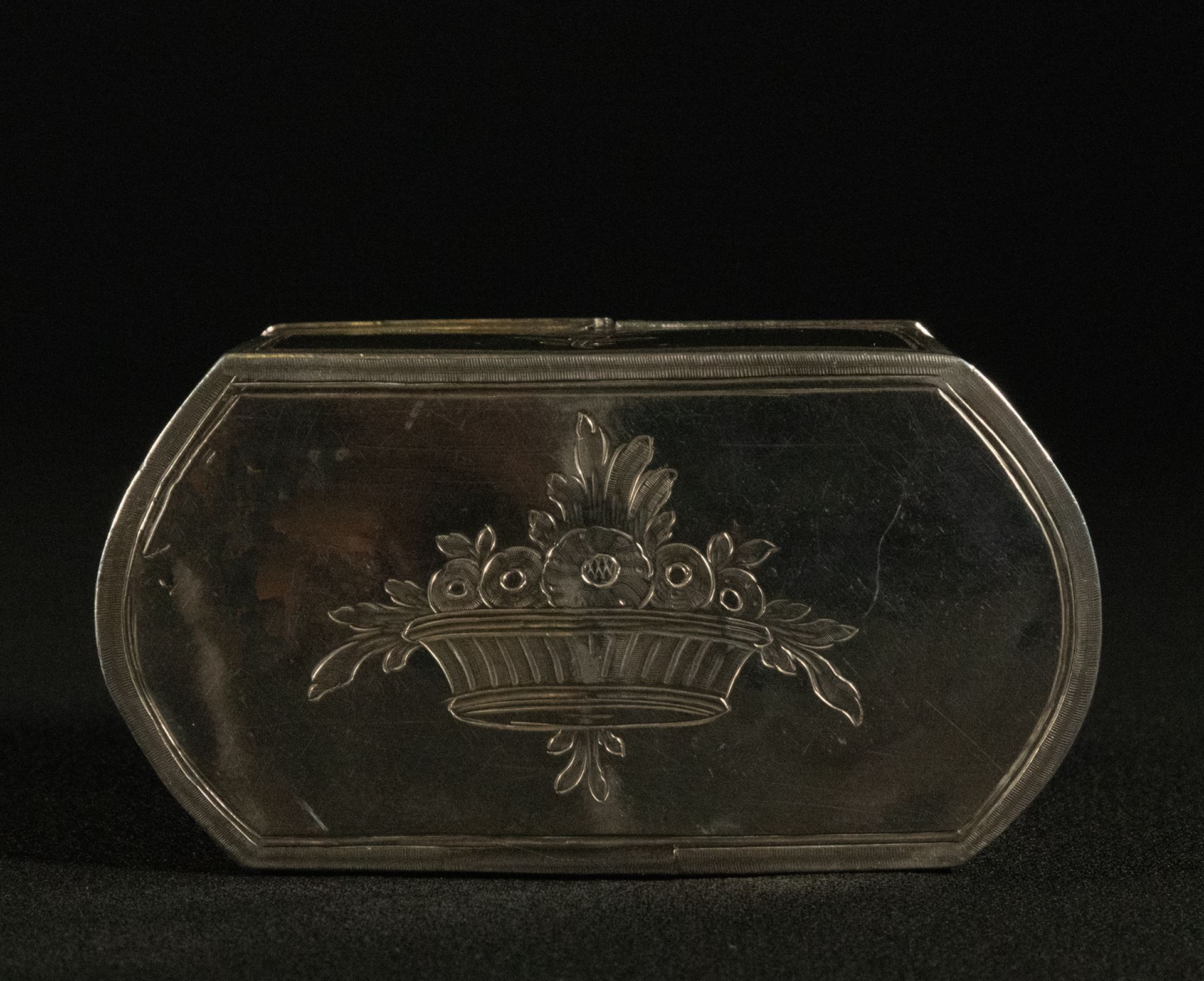 Silver container for the Holy Oils, end of the 18th century - Image 4 of 5