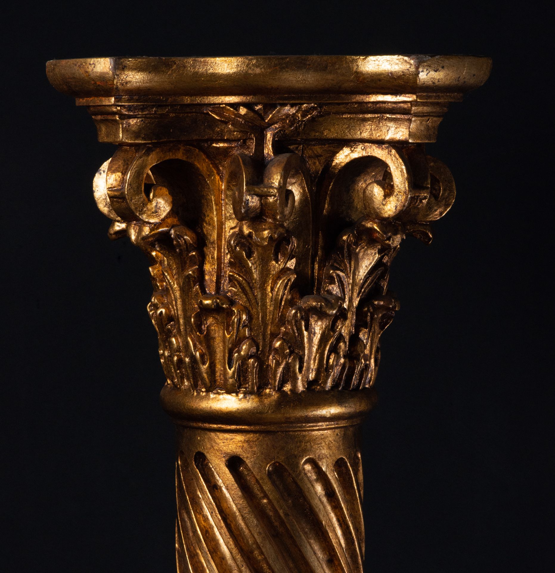 Pair of Large Corinthian-style golden columns, 20th century - Image 3 of 6