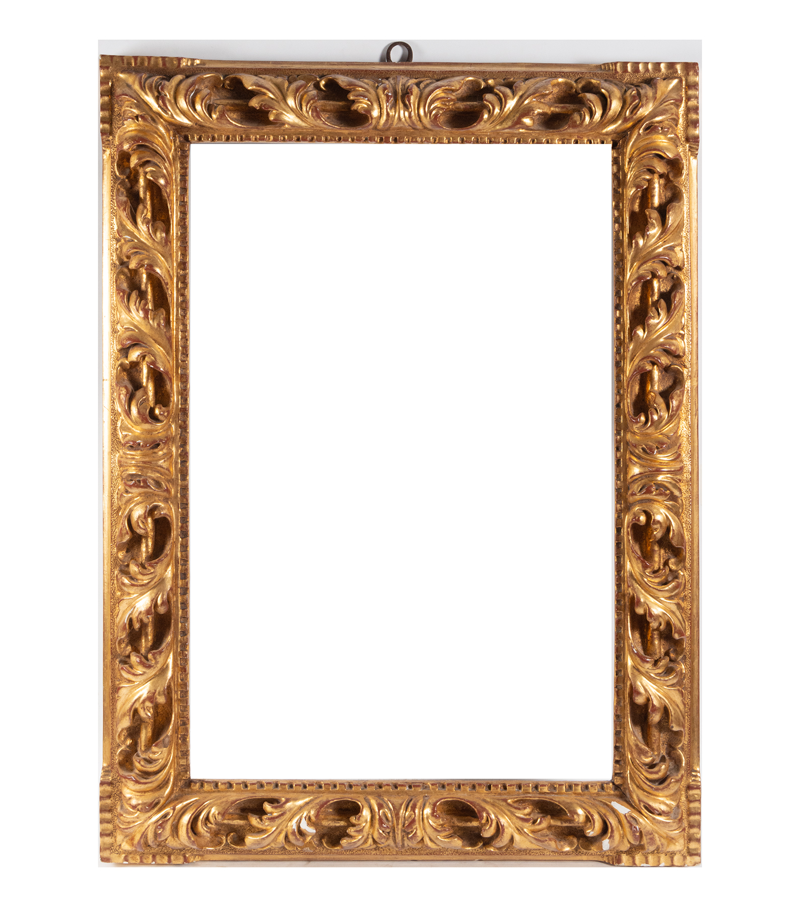 Italian Baroque frame in relief of acanthus leaves gilded with gold leaf, 18th century