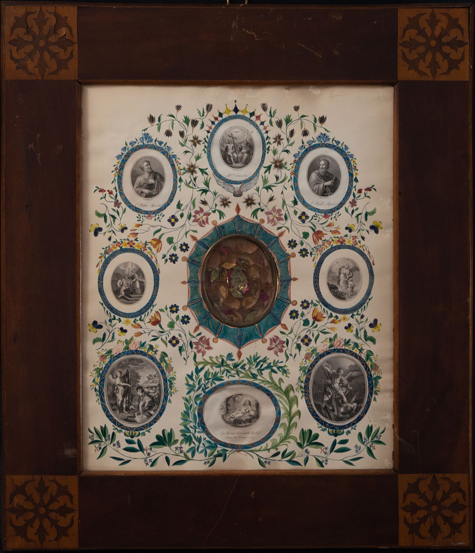 Pair of Italian Reliquaries in wallpaper framed with relics of various Martyrs, 18th century - Bild 9 aus 9