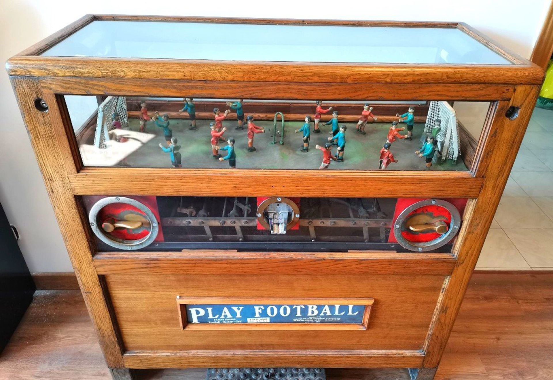 Mechanical football game from the 1930s