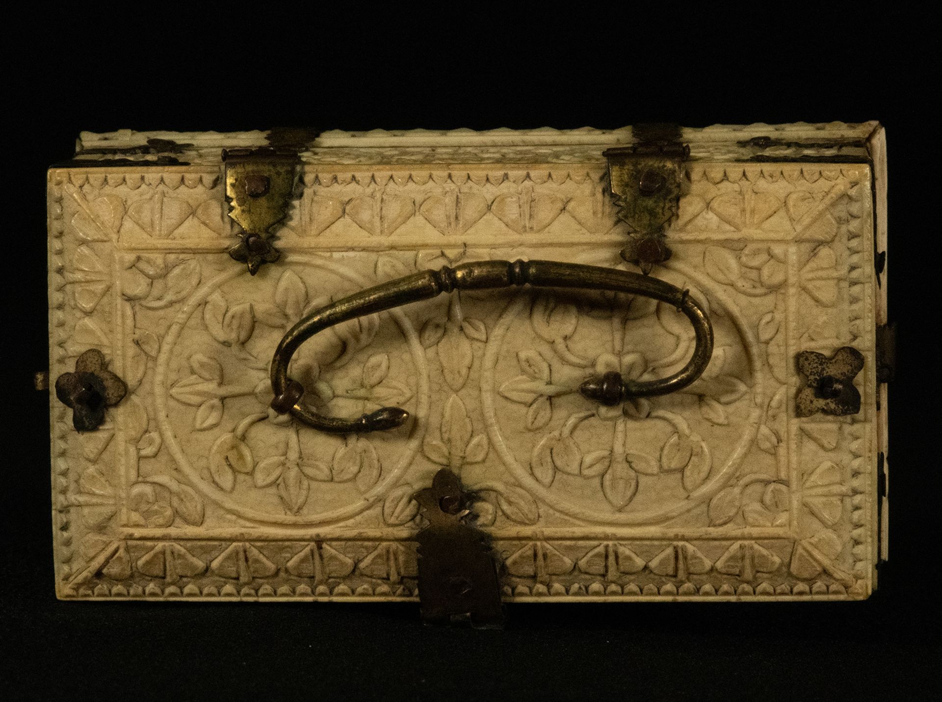 Indo Portuguese carved bone box, Goa, 17th century - Image 4 of 5