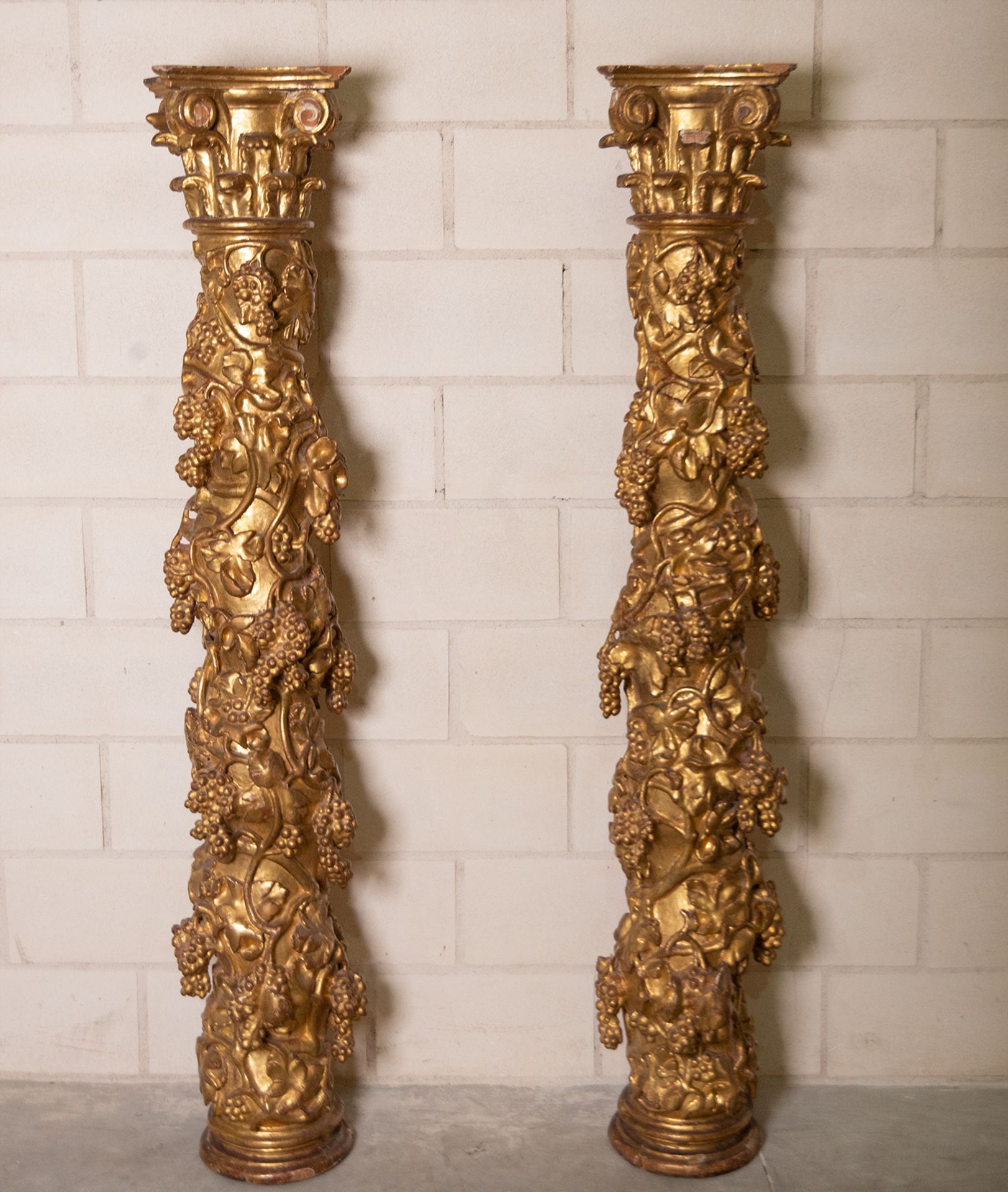 Important Pair of Great Solomonic Baroque Columns, possibly Italian work by Emilia from the 17th cen