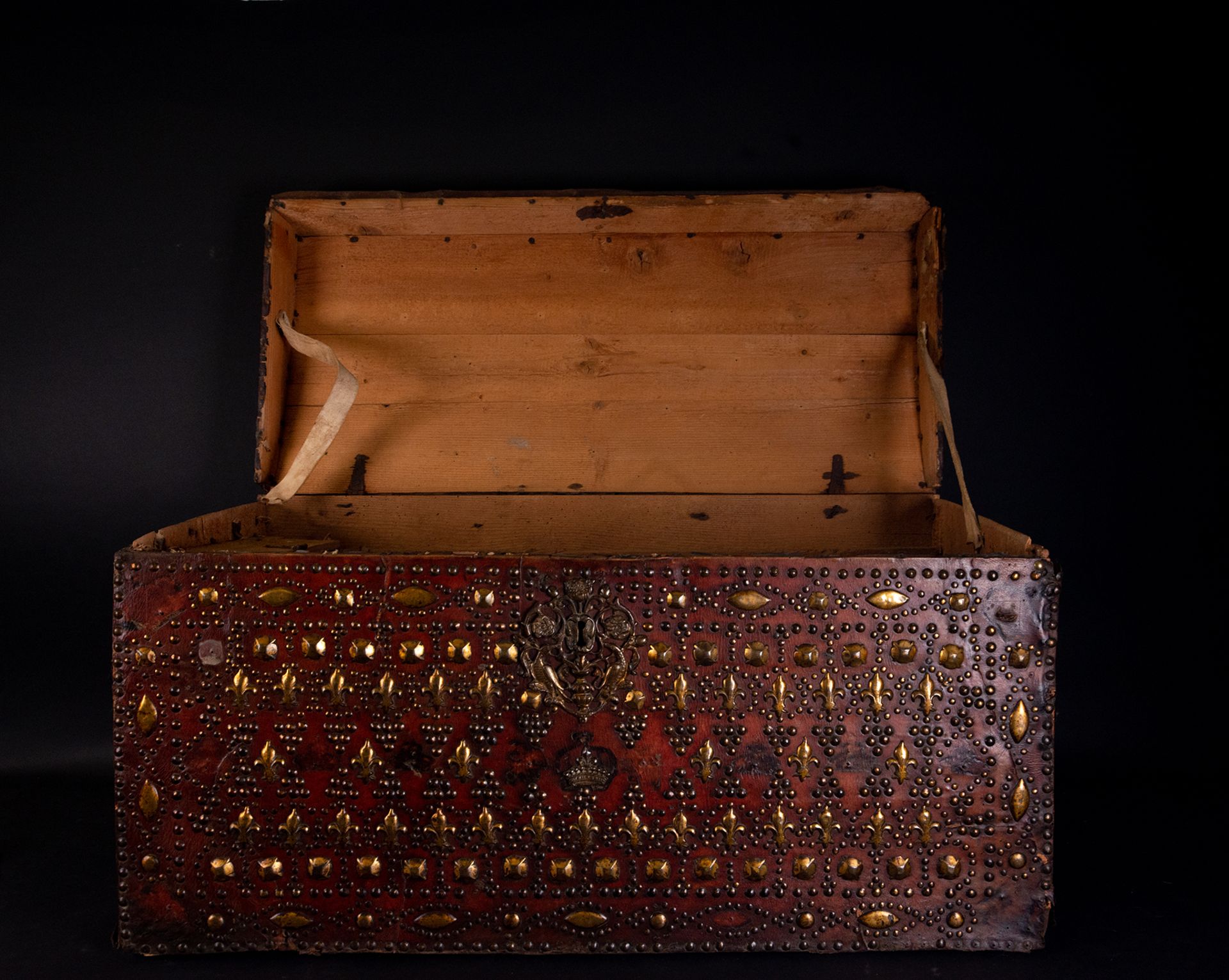 Important Royal Consort Travel Trunk, French work from the Louis XIV period, 17th century - Image 4 of 5