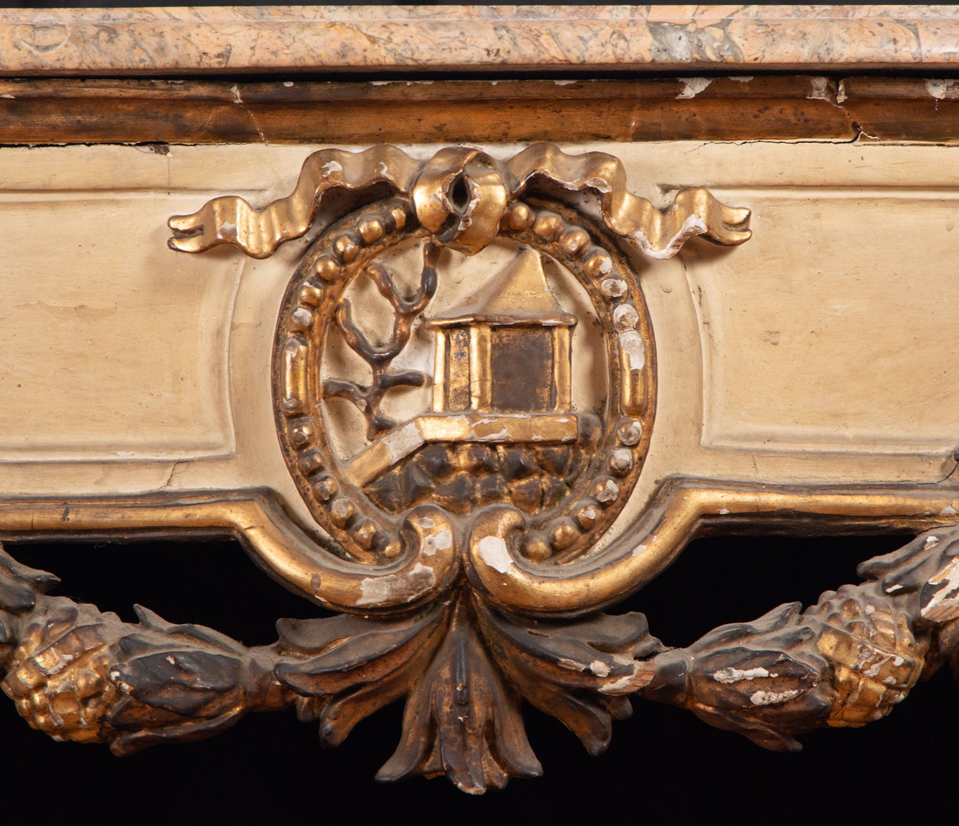 Exceptional 18th century Italian console table in gilded and lacquered wood, with a Siena marble top - Image 2 of 5