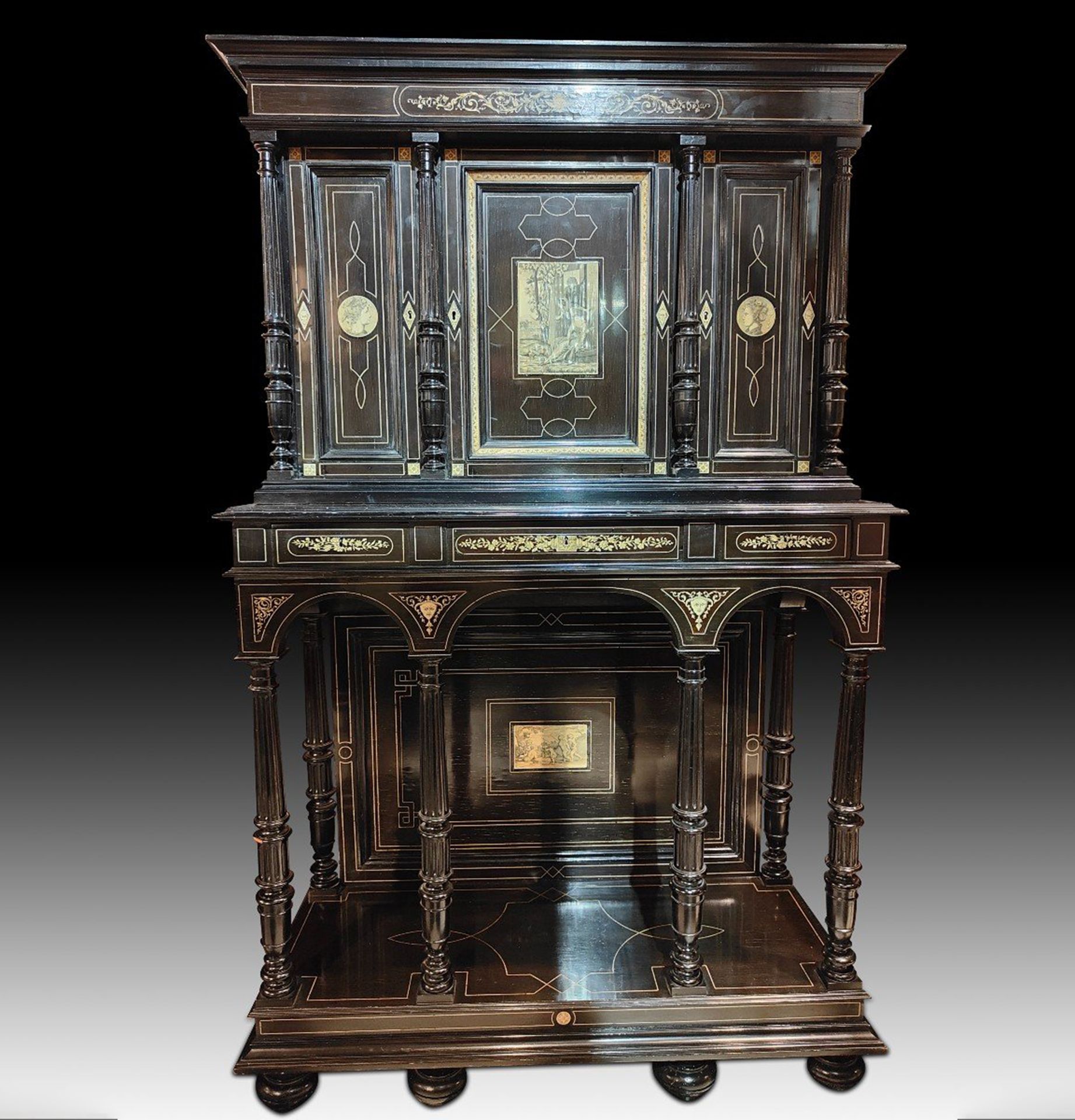 Important 19th century Florentine cabinet with bone marquetry, work from Northern Italy, Milan or Fl