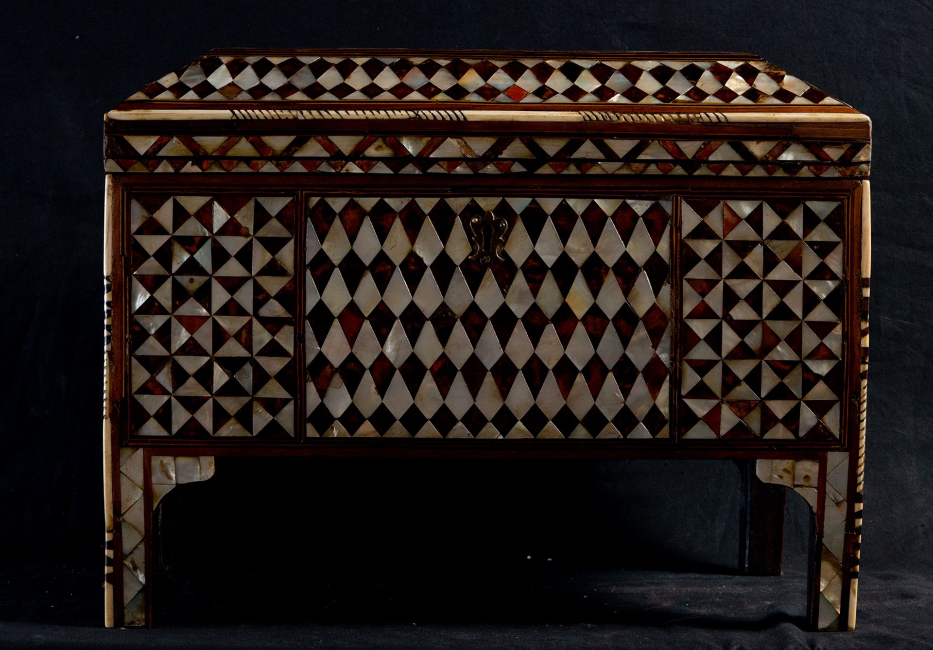 Exceptional Large 18th century Ottoman Chest in mother-of-pearl and tortoiseshell geometric inlay, 1