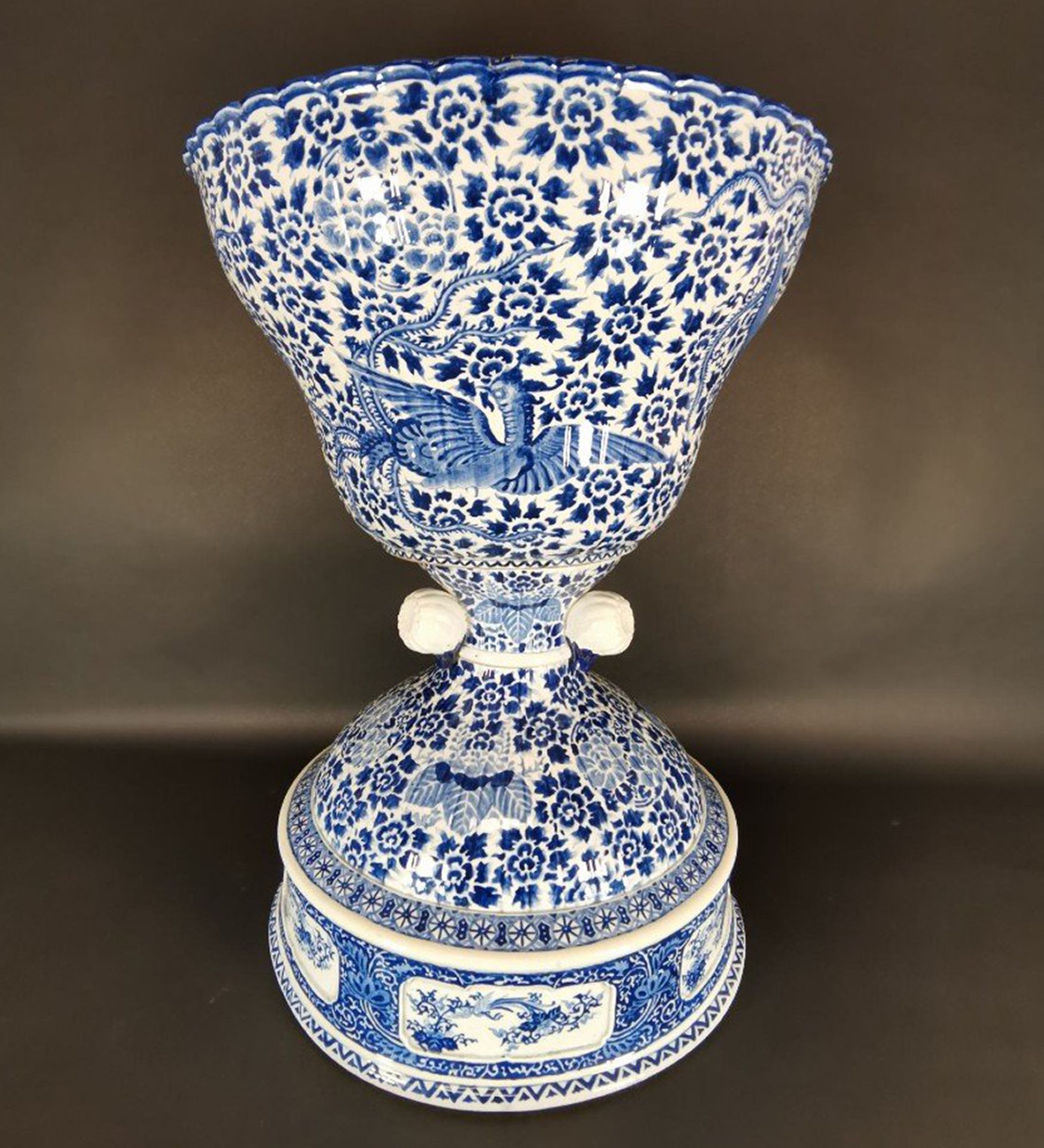 LARGE 19TH CENTURY VASE IN CHINESE PORCELAIN