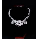 Important Lady necklace in white 18k gold and brilliant cut Diamonds of a total of 30 carats, 81 gra