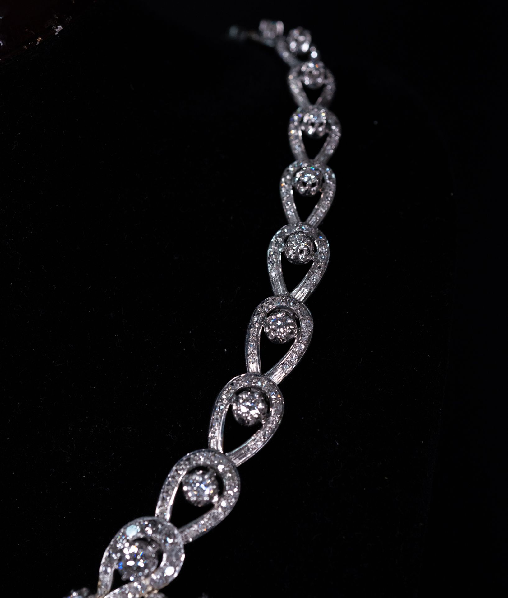 Important Lady necklace in white 18k gold and brilliant cut Diamonds of a total of 30 carats, 81 gra - Bild 4 aus 11