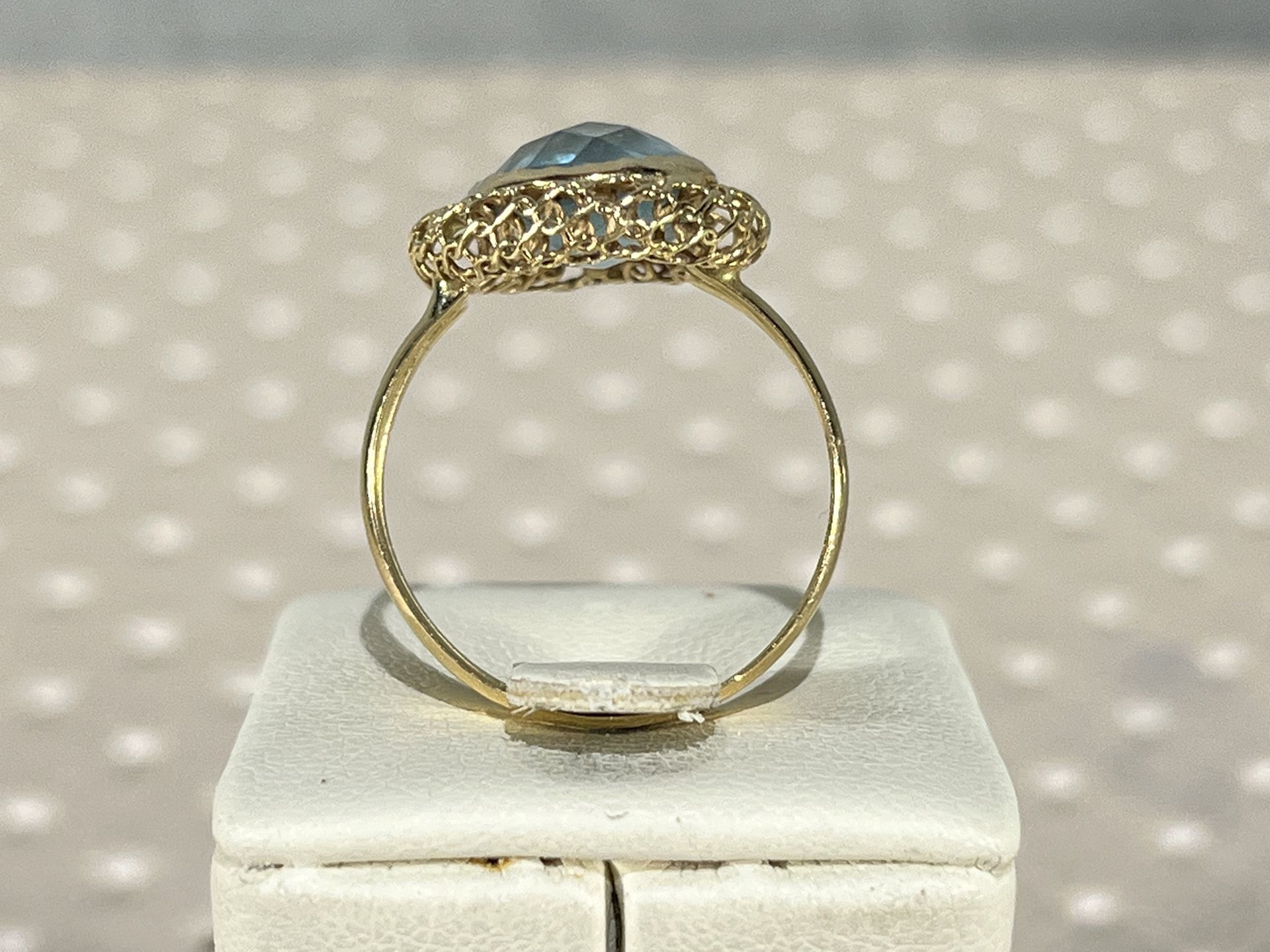 18k Gold and Aquamarine Ring - Image 4 of 7