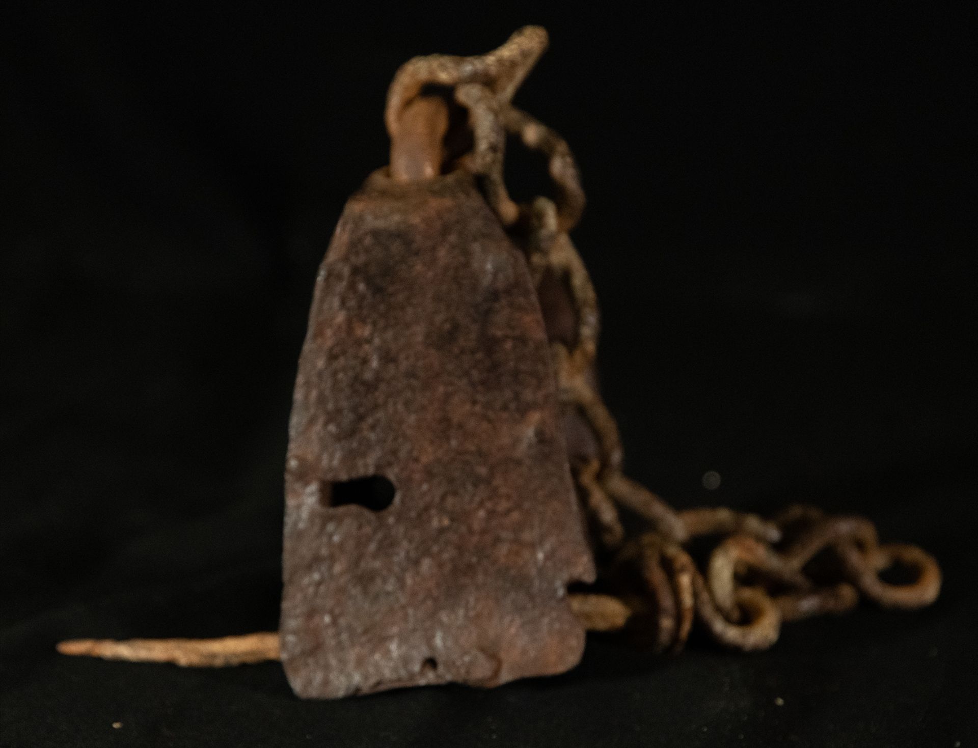 Rare Rack for slave or prisoner condemned to row on ships with nail. 17th century - Image 2 of 3