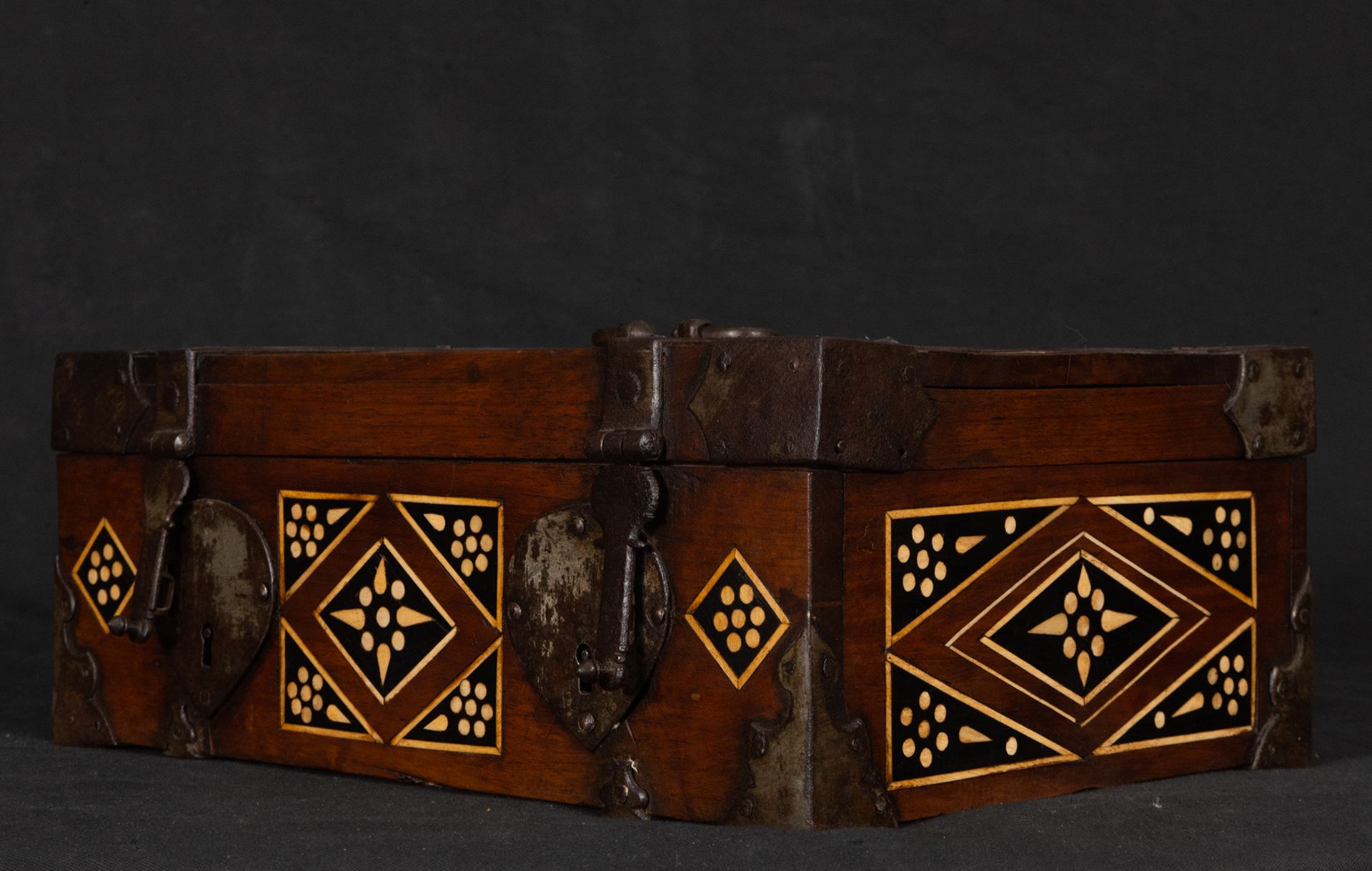Document Holder or English Colonial Ship's Chest, South India, 18th century - Bild 2 aus 2