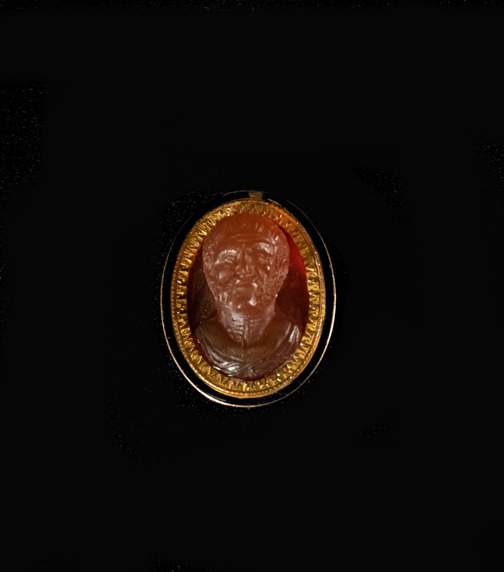 Important Agathe Cameo mounted in gold and guilloché enamels with a bust of a Roman Patrician, the m