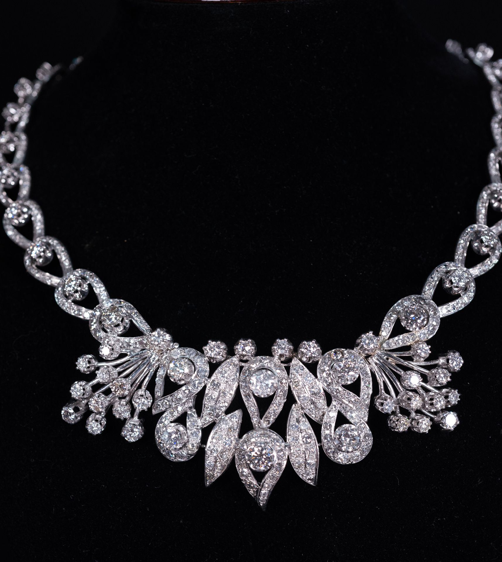 Important Lady necklace in white 18k gold and brilliant cut Diamonds of a total of 30 carats, 81 gra - Bild 3 aus 11