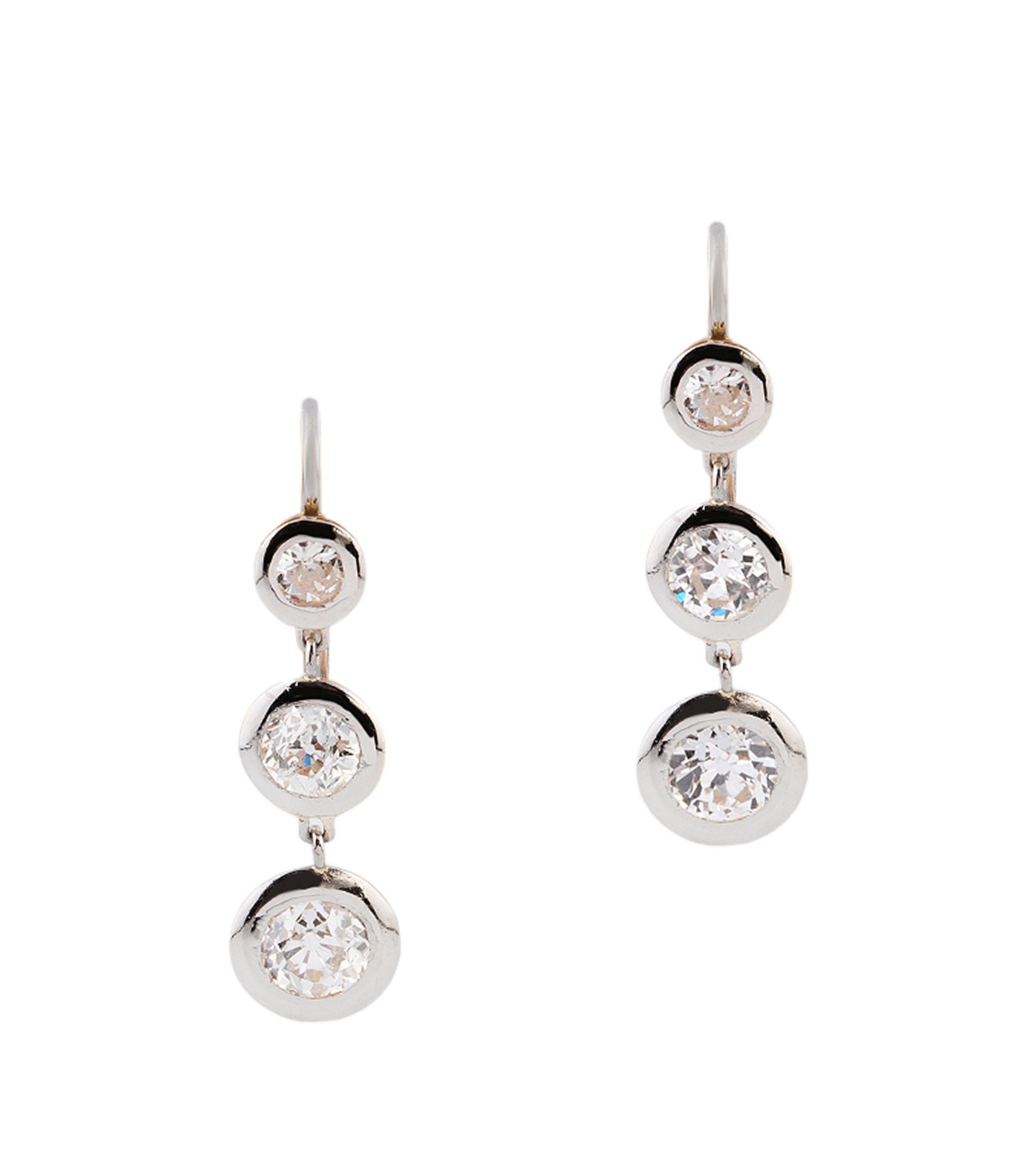 Spectacular Victorian earrings with three diamonds each of 0.50, 0.40 and 0.15 ct each, mounted in r