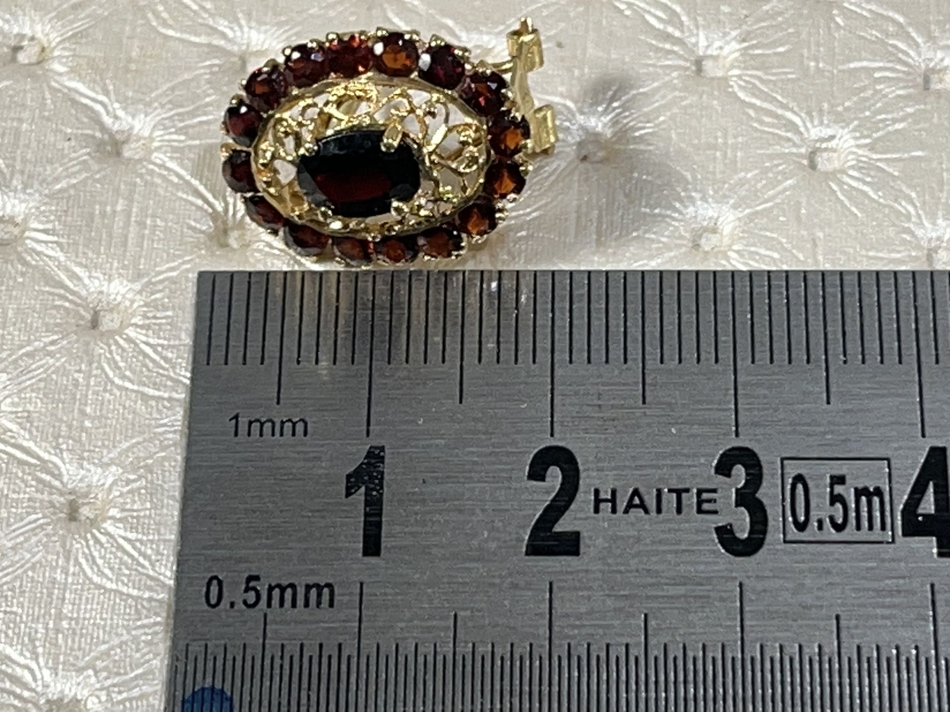 18k gold and garnet earrings - Image 5 of 6