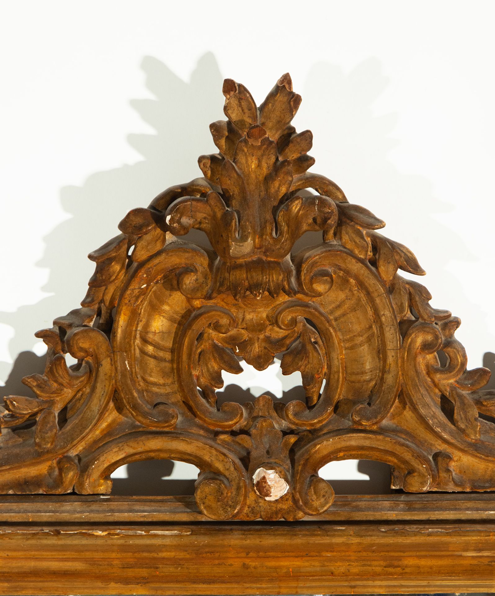 Cornucopia mirror from the 18th century, in carved and gilded wood - Image 2 of 5