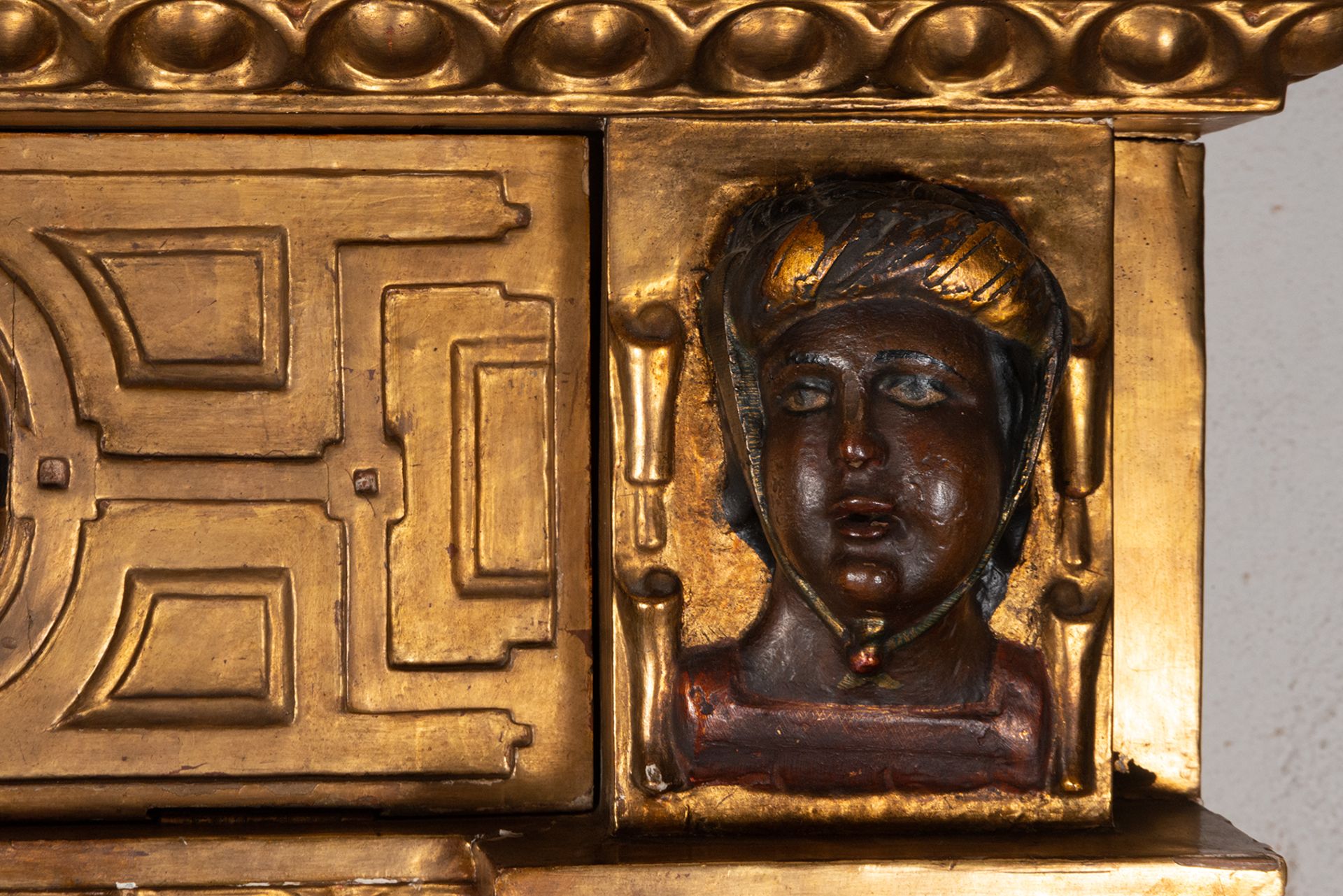 Large Bookcase Furniture made up of a Renaissance Altarpiece with shelves, 16th century, the shelves - Image 6 of 7