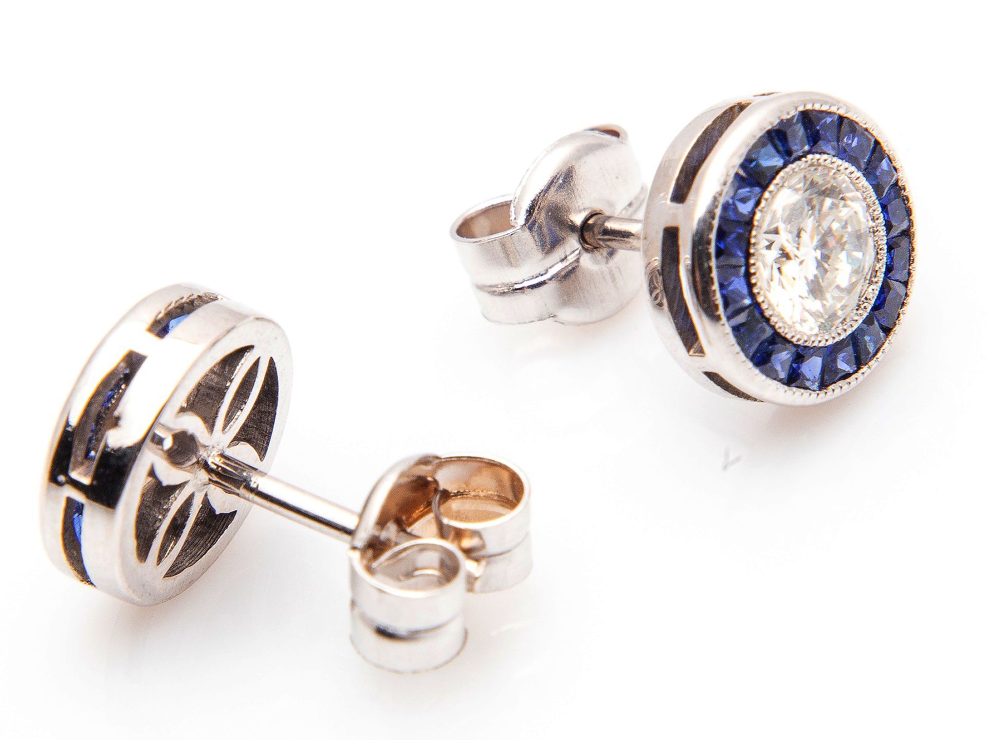 Elegant 1920s earrings with two 0.50 ct Diamonds each edged with sapphires, very good purity and col - Image 9 of 9