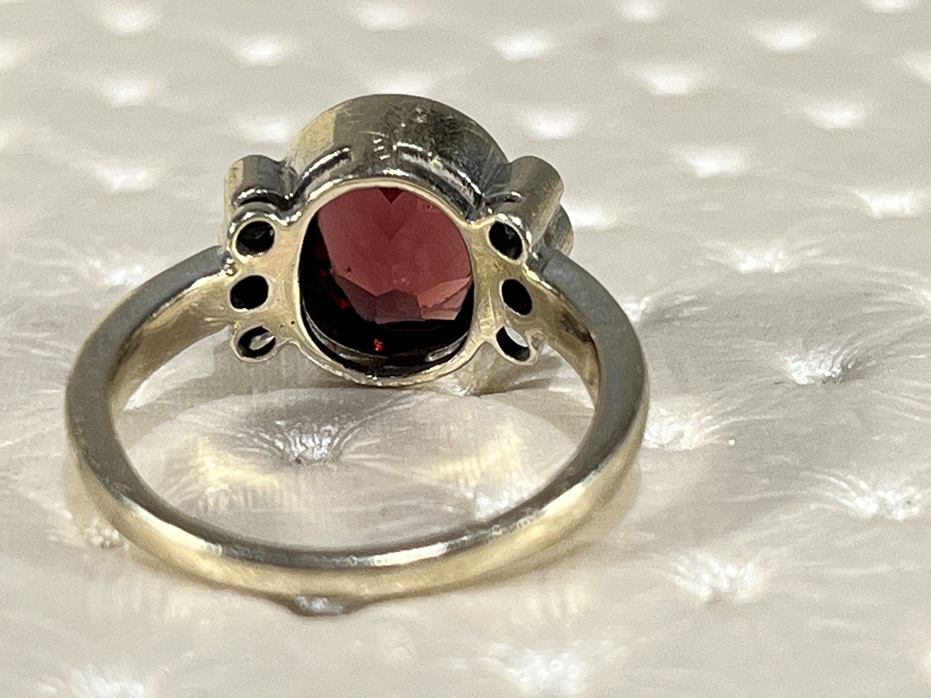 18k white gold ring with brilliant cut diamonds and garnet - Weight: 5gr - 350 - Image 5 of 7