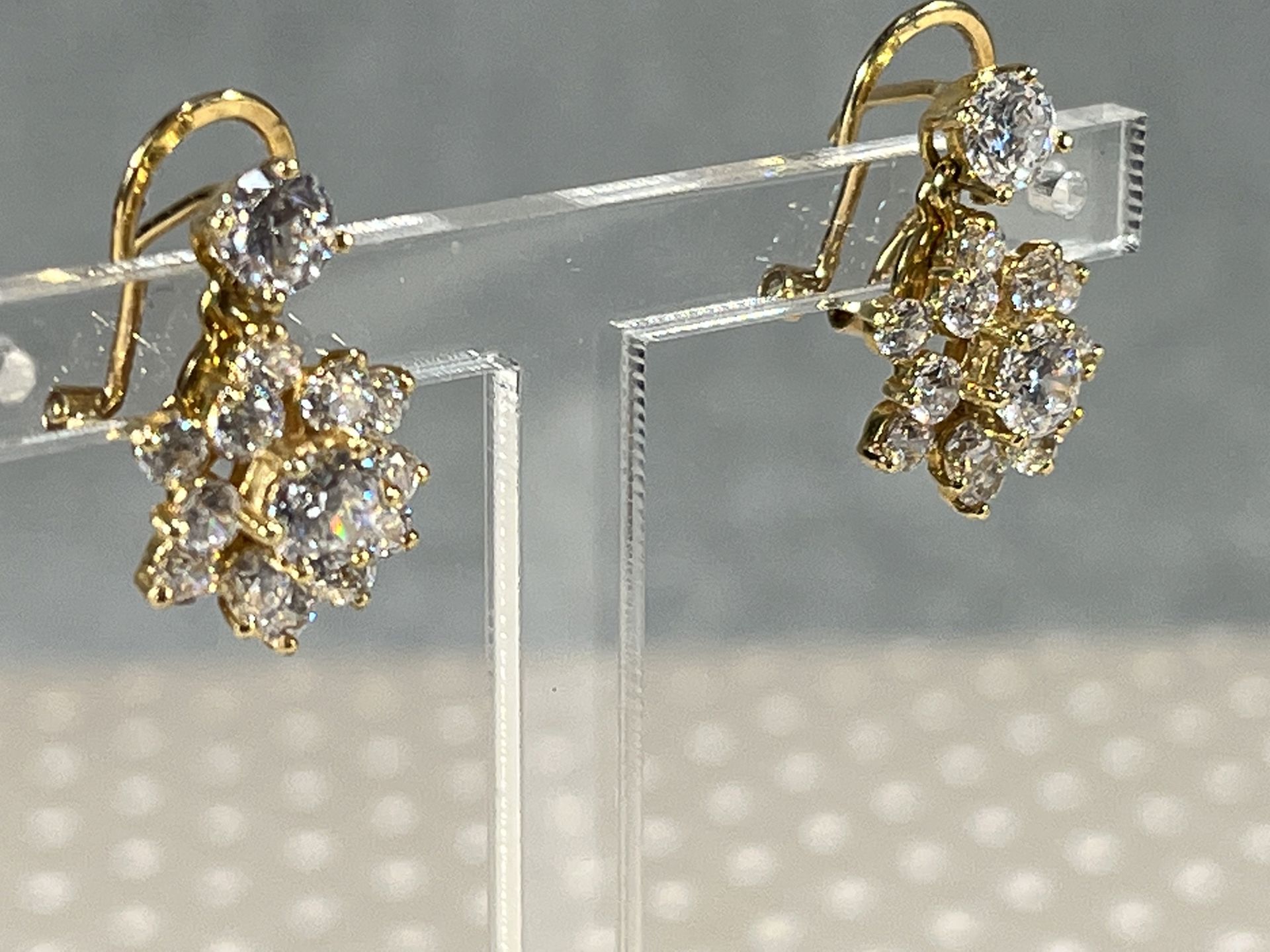 Set of earrings and ring 18k gold and zircons - Image 5 of 9