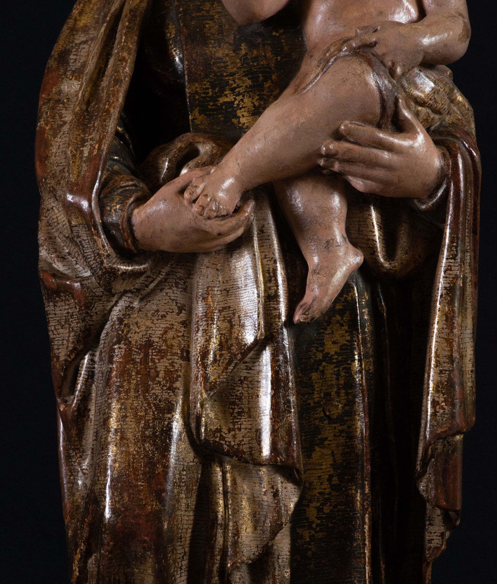 Important Virgin with Child in her arms, attributable to Sebastián Ducete (1568-1621), Castilian Ren - Image 3 of 7