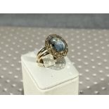 18k Gold and Aquamarine Ring