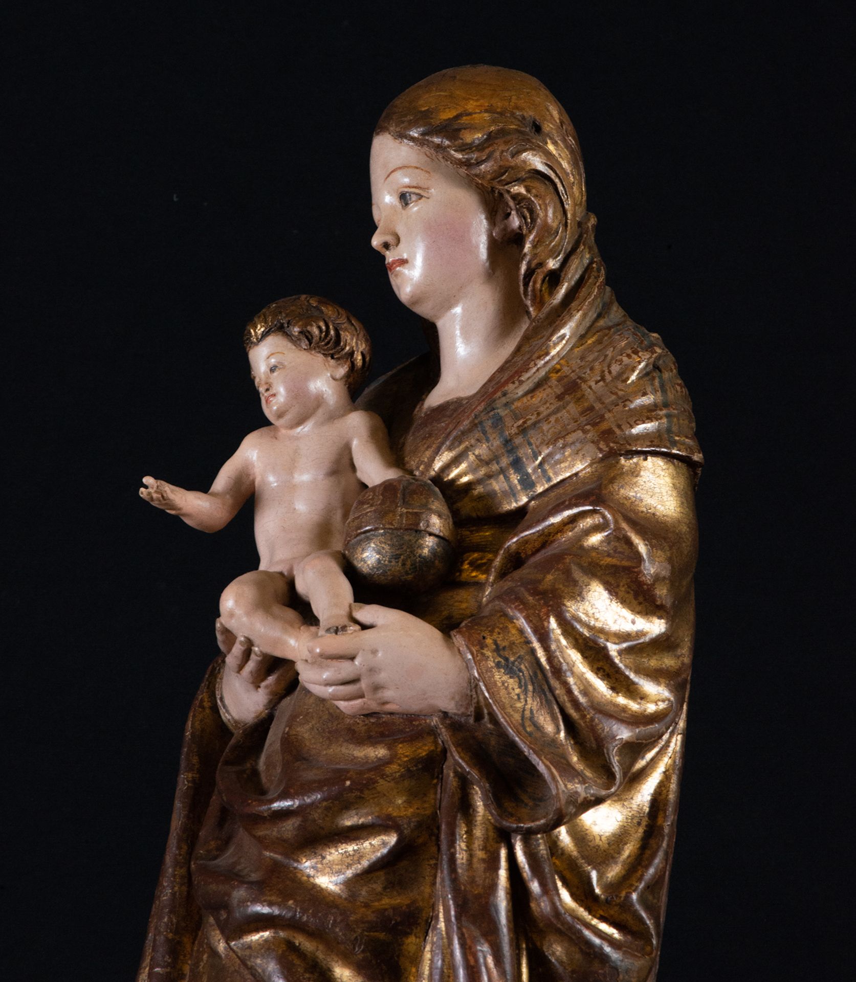 Spectacular Large Virgin with Child in her arms in wood carving, Romanist school of the 16th century - Image 5 of 9