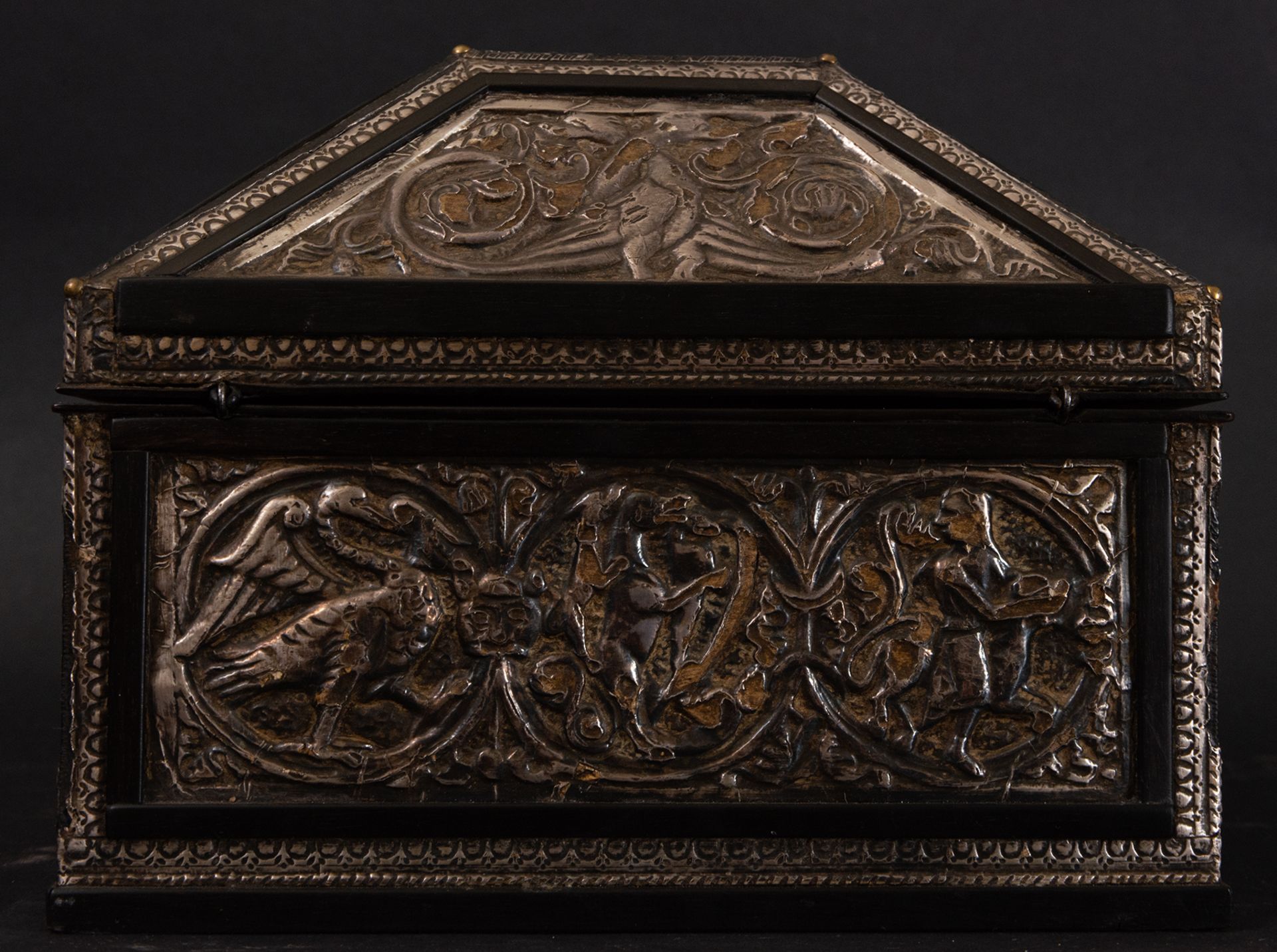 Italian Renaissance chest in embossed silver and ebony marquetry - Image 3 of 3