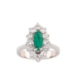 White gold ring with important 9 x 4 mm marquise cut emerald, mounted in 18k white gold