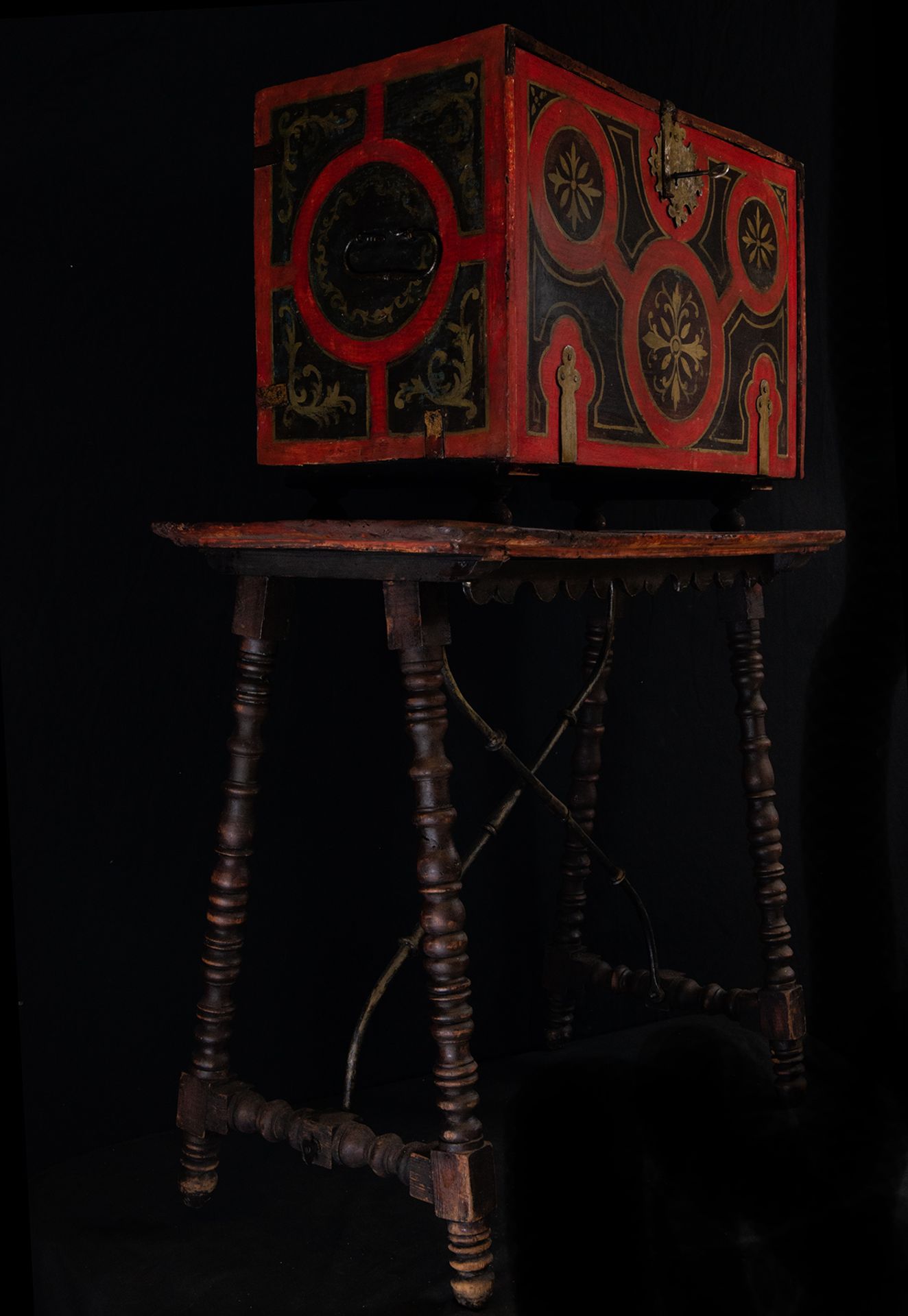 Colonial cabinet with Table in polychrome wood. Mexico. 18th C - Image 5 of 7