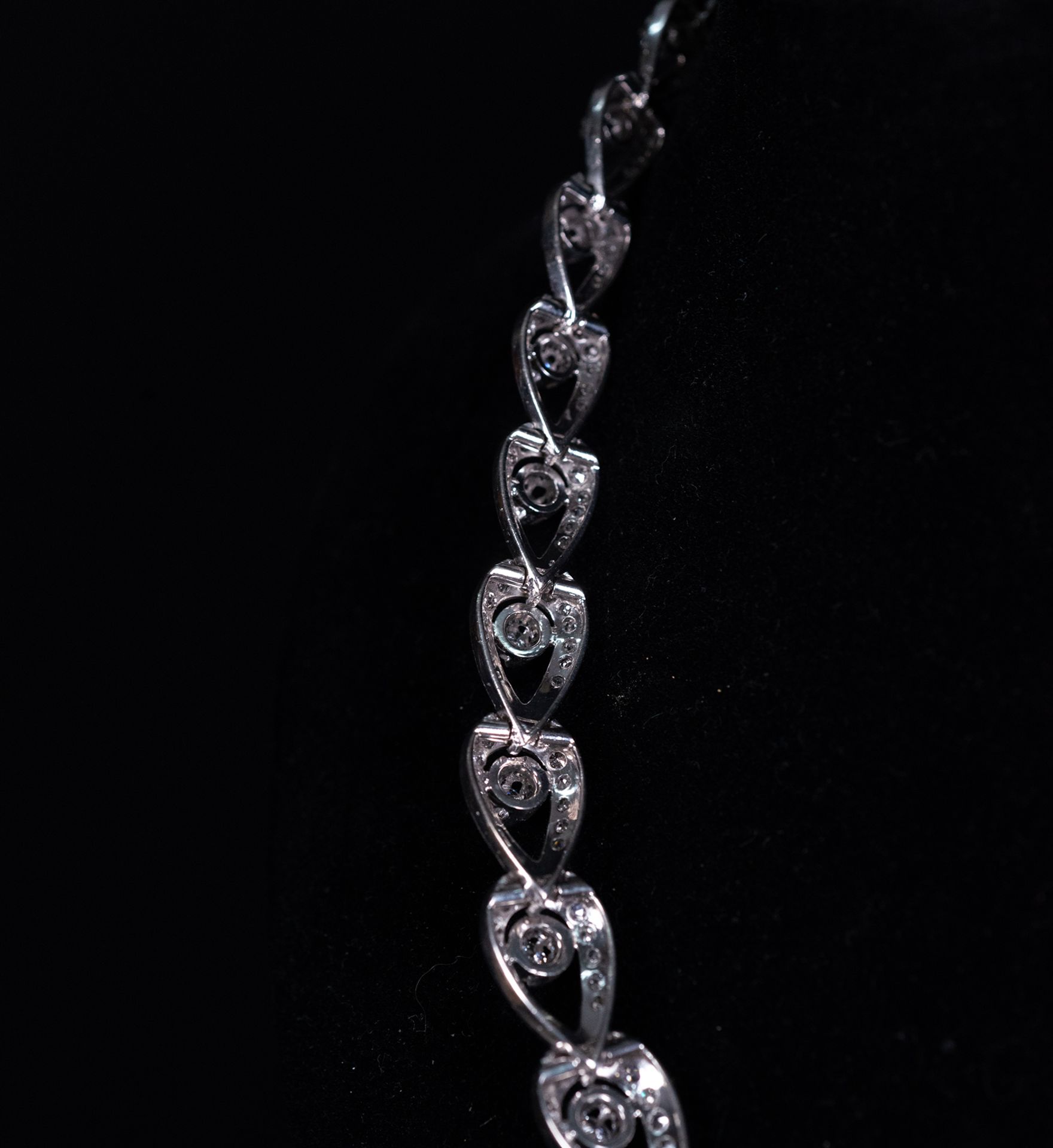Important Lady necklace in white 18k gold and brilliant cut Diamonds of a total of 30 carats, 81 gra - Bild 8 aus 11