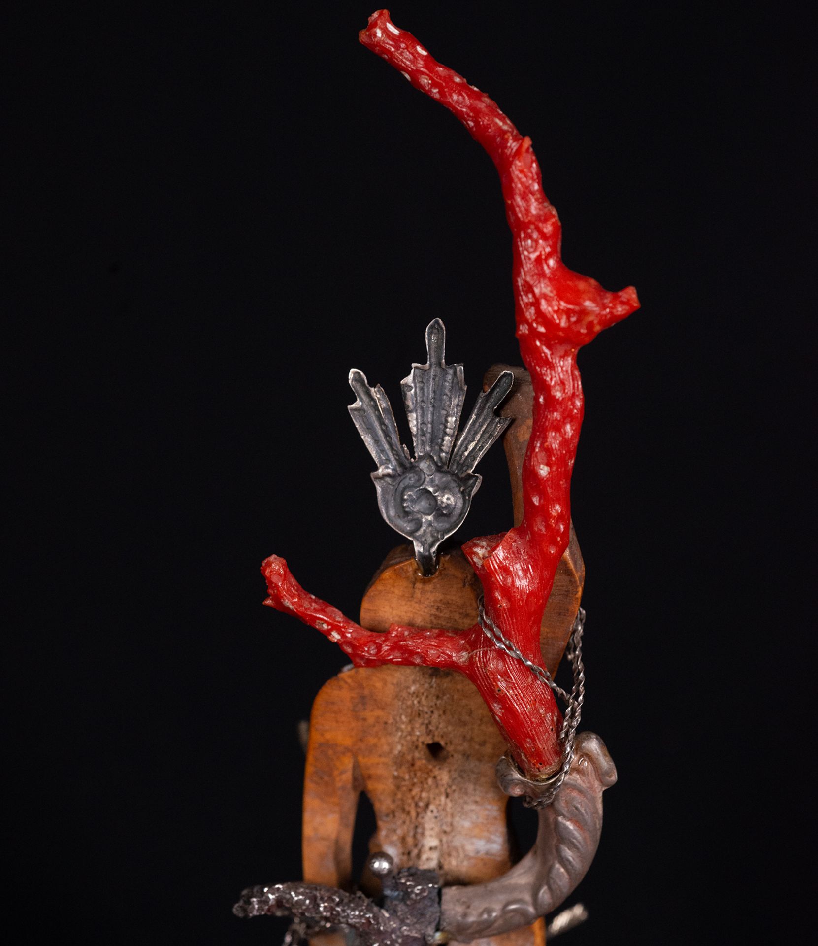 Saint Sebastian tied to the column in bone, silver and red coral, Italian work from Sicily, 18th cen - Image 6 of 6