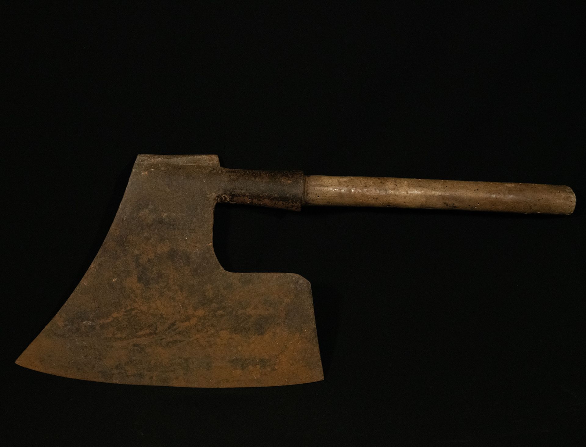 Important Irish Executioner's Axe, following Medieval models, 19th century Victorian work