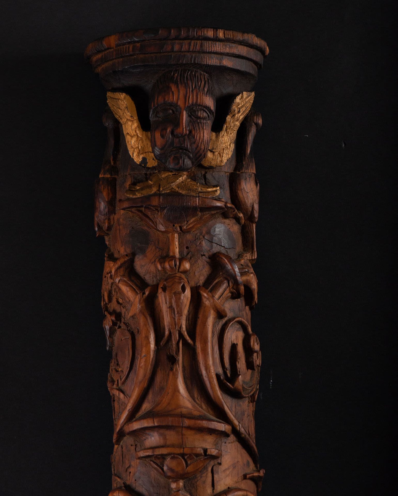 Plateresque column or Pilaster in pinewood, Spanish Renaissance work from the 16th century - Image 2 of 5