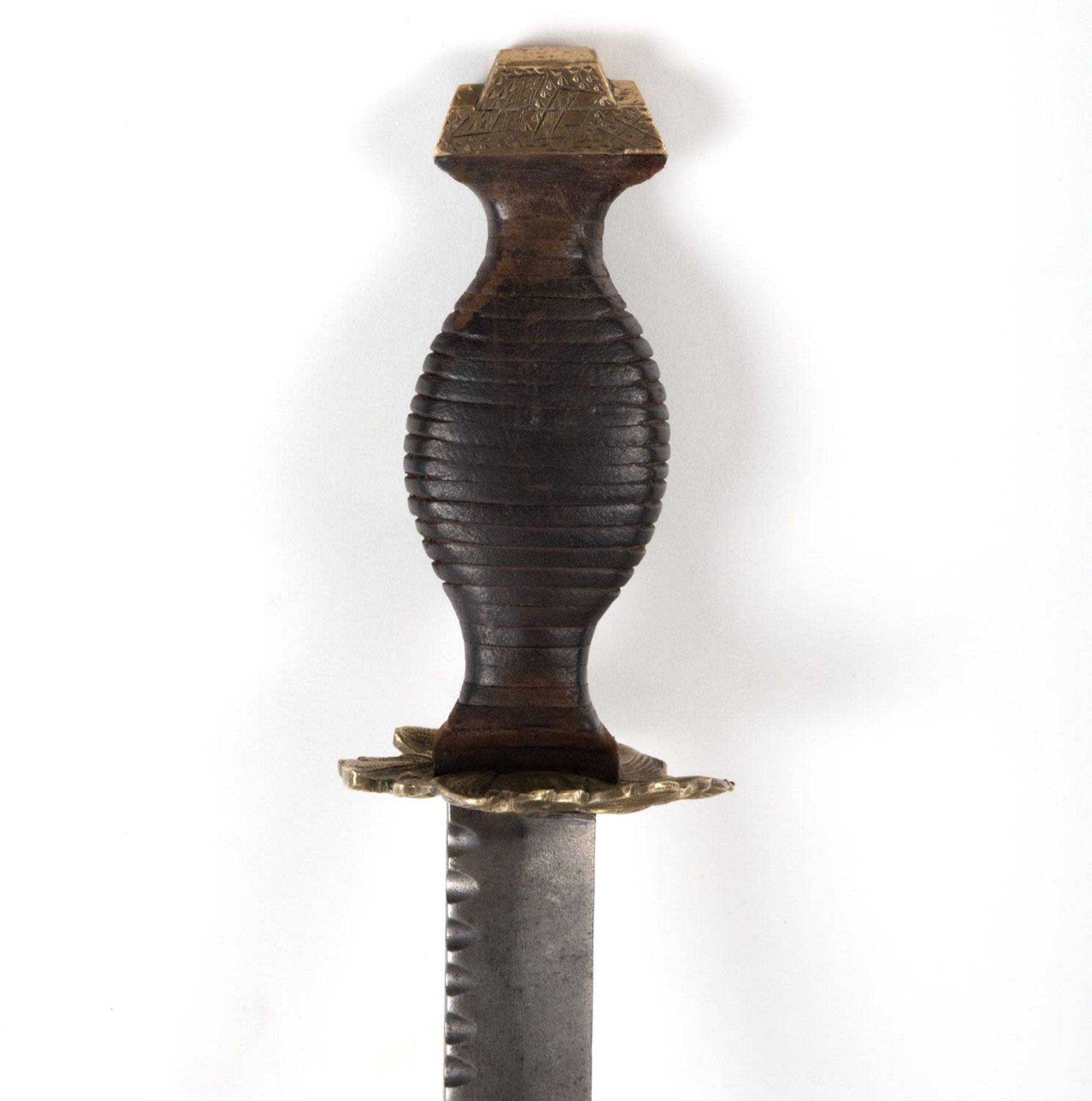 Oriental dagger with handle in Bronze and Wood, 18th century - Image 3 of 4