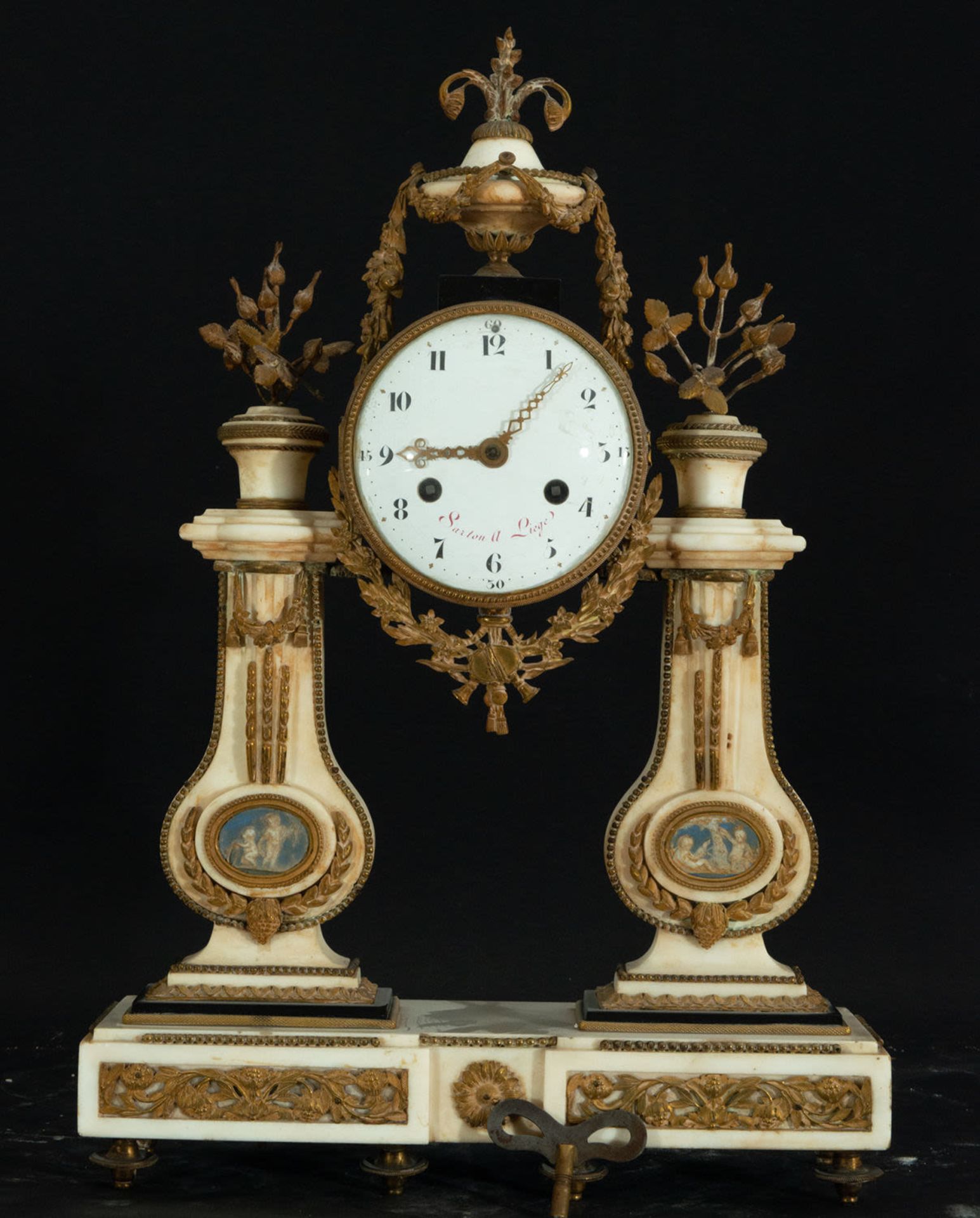 Sarlon à Liege portico clock in Alabaster and gilt bronze, France, 19th century