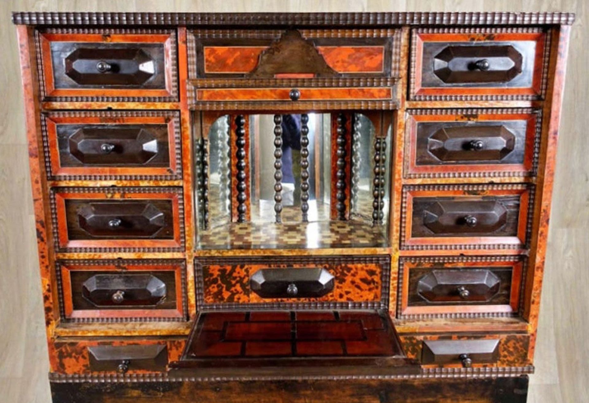 Dutch Cabinet in Tortoiseshell and Rosewood, 17th century - Image 5 of 5