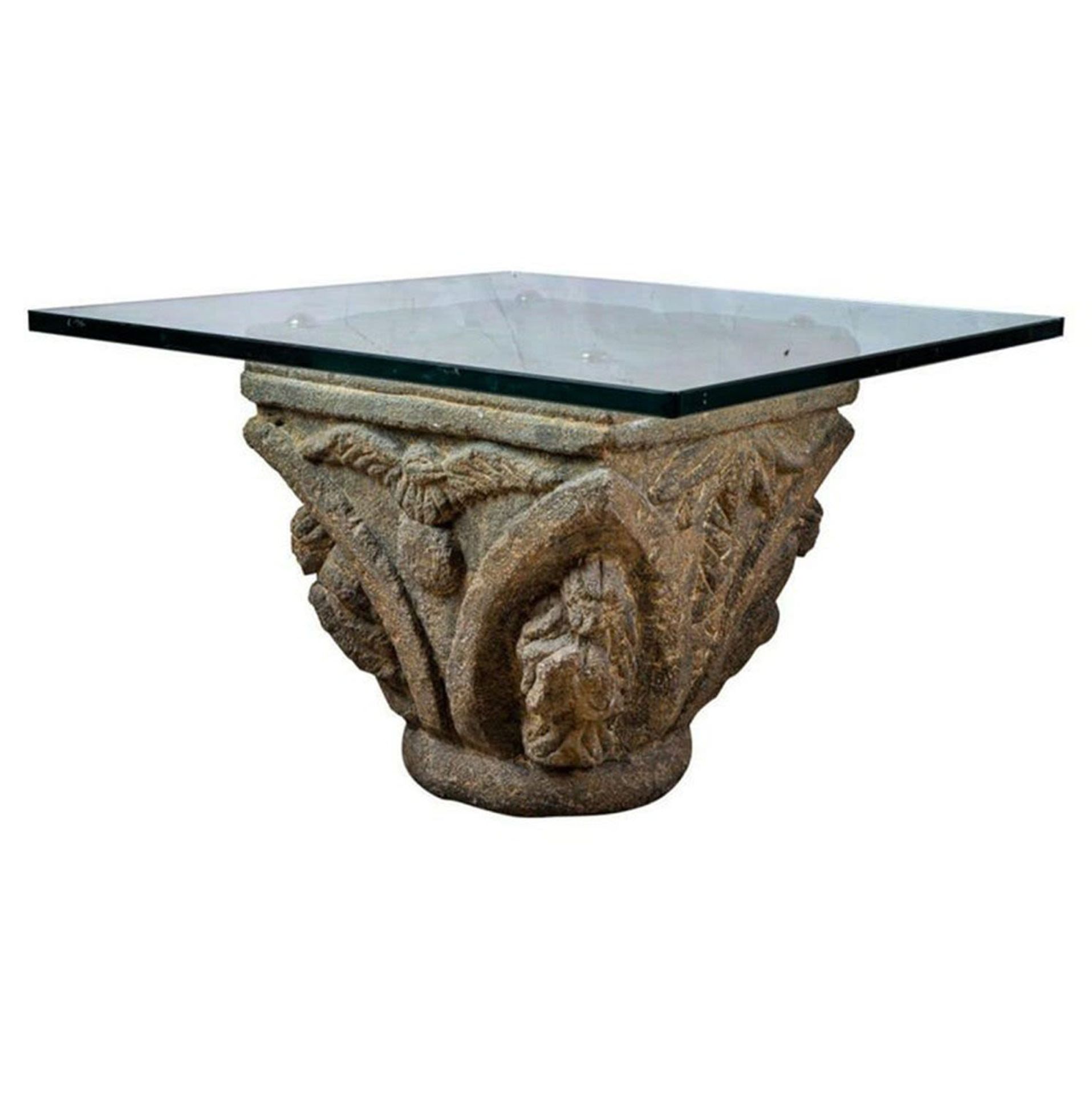 Italian capitello from the 17th century adapted to a table, in carved stone - Image 2 of 5