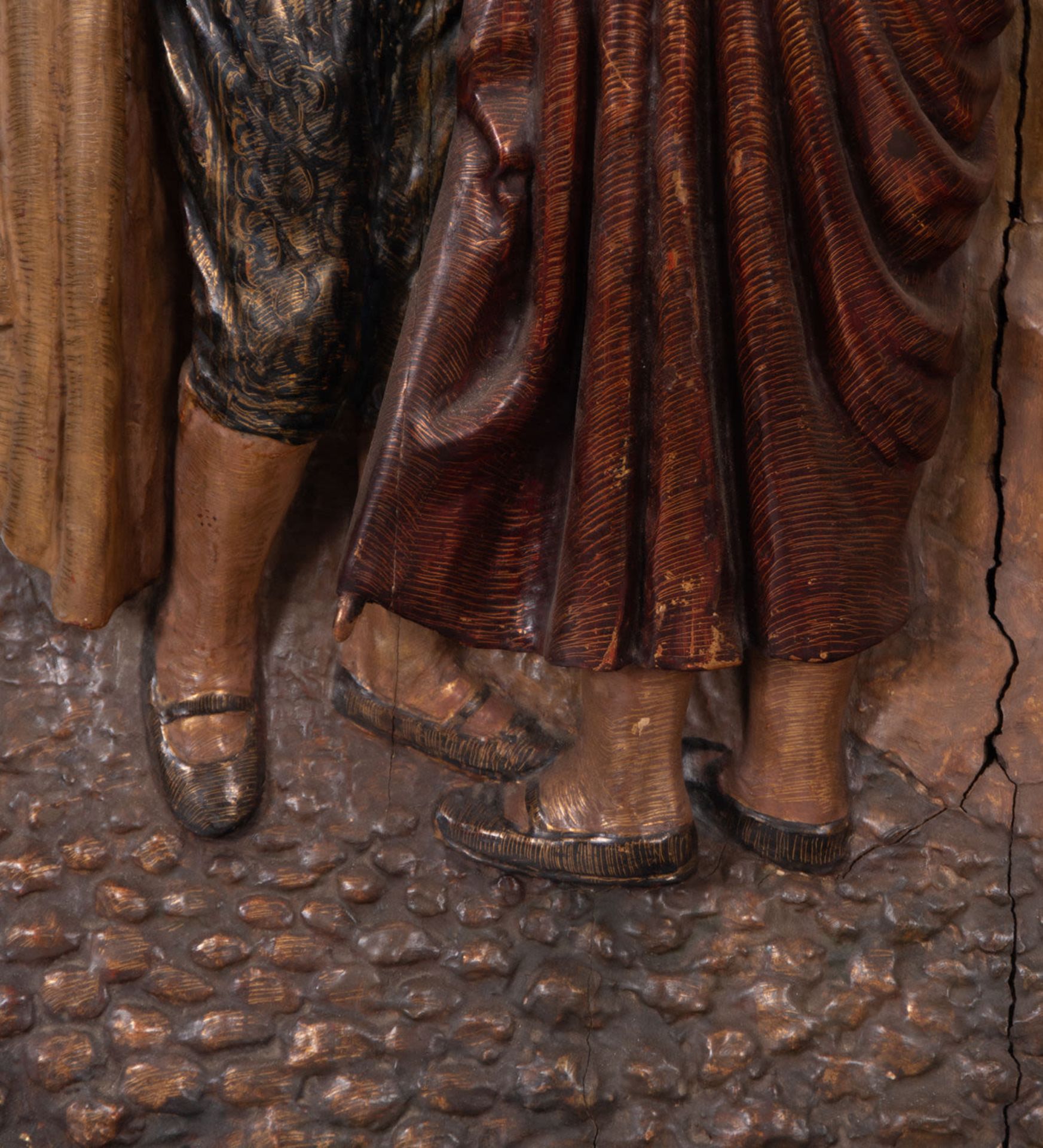 Relief in Polychrome Wood representing the sale of a Slave at the doors of the Cathedral of Seville, - Bild 7 aus 8